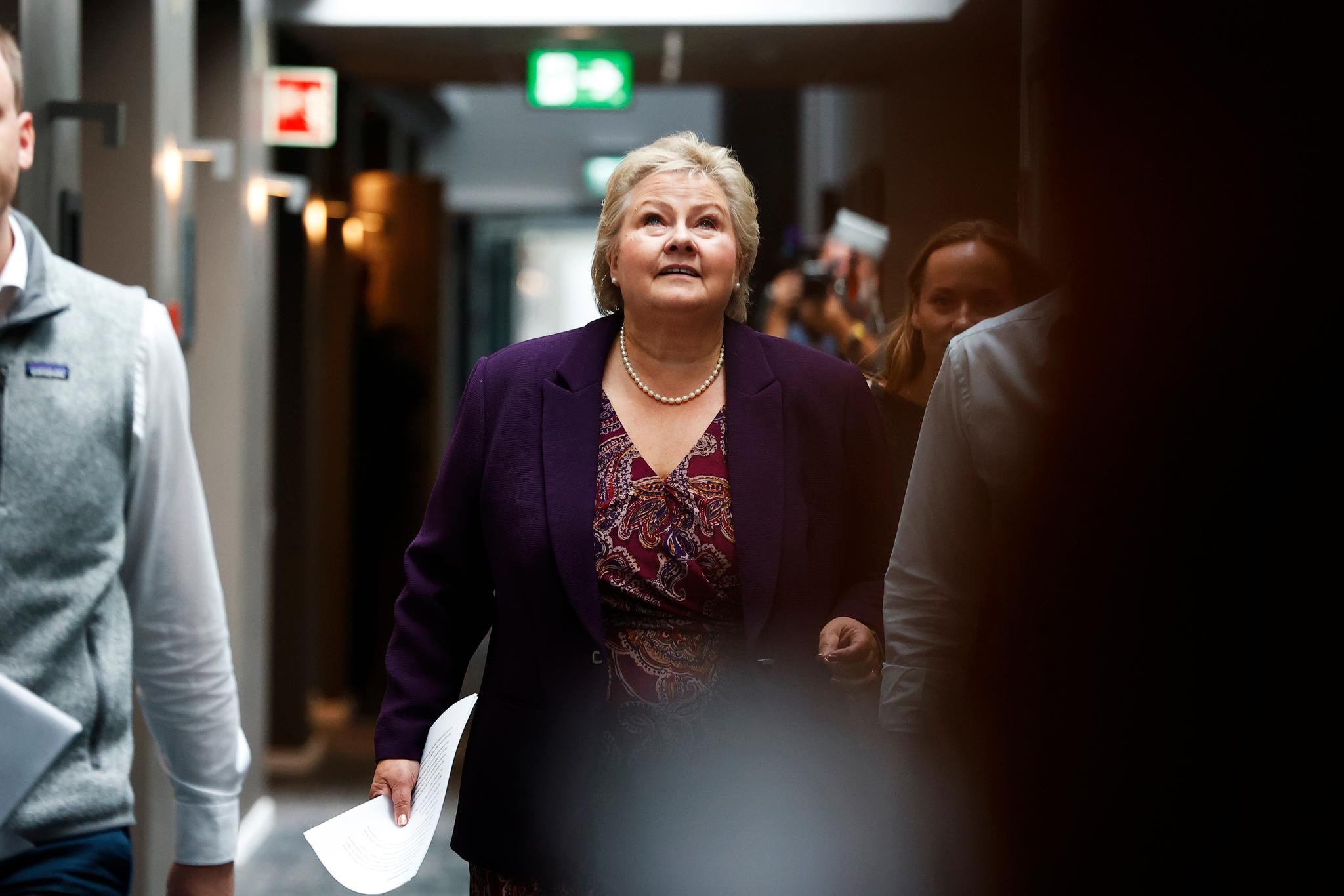 Går av som Høyre-leder