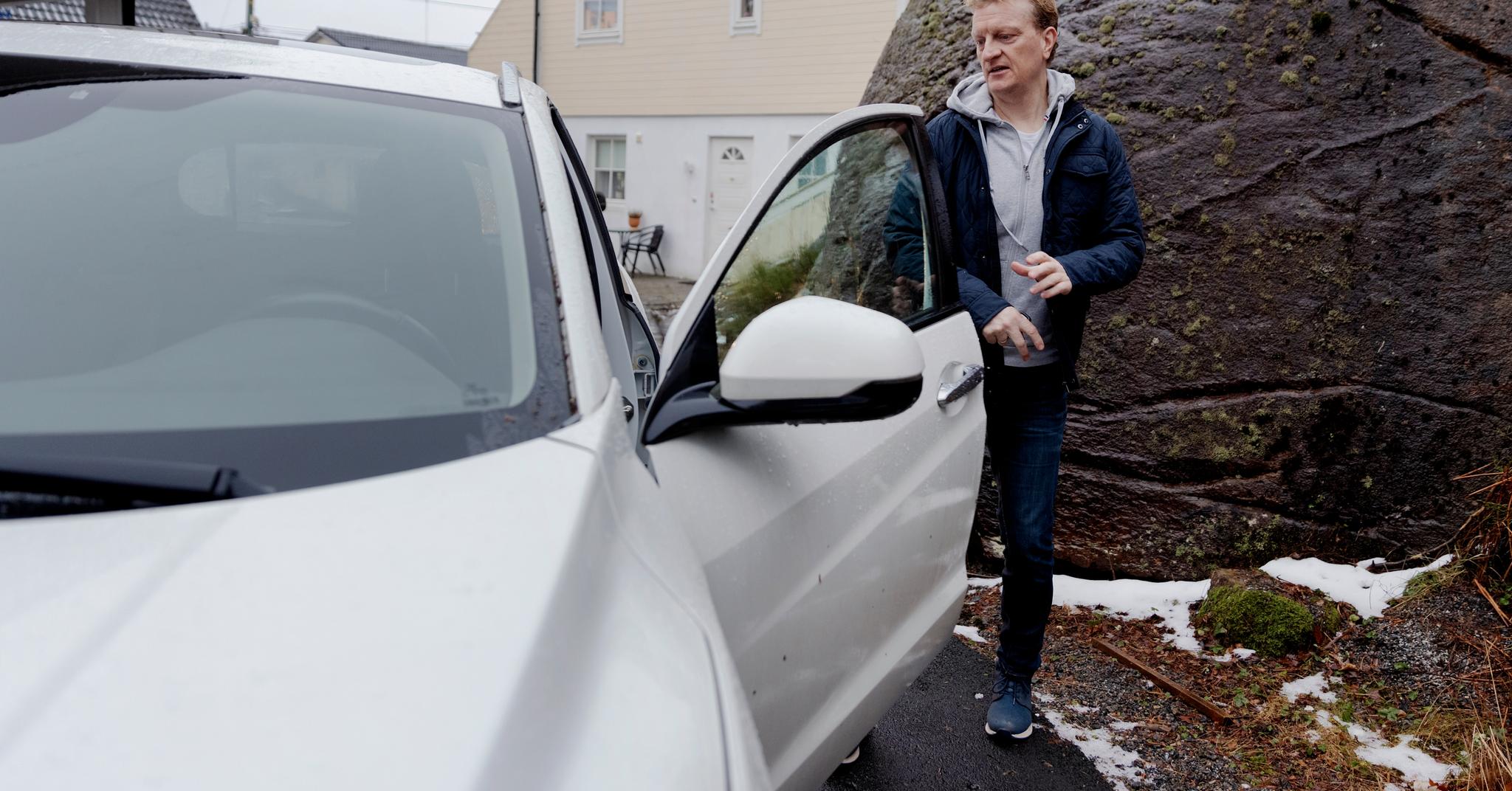 – Hovedirritasjonen er dem som kjører under fartsgrensen. De kjører gjerne i 52 i 60-sonen eller 73 i 80-sonen, sier Erik Hanøy (52) som nå er mindre sint i trafikken.