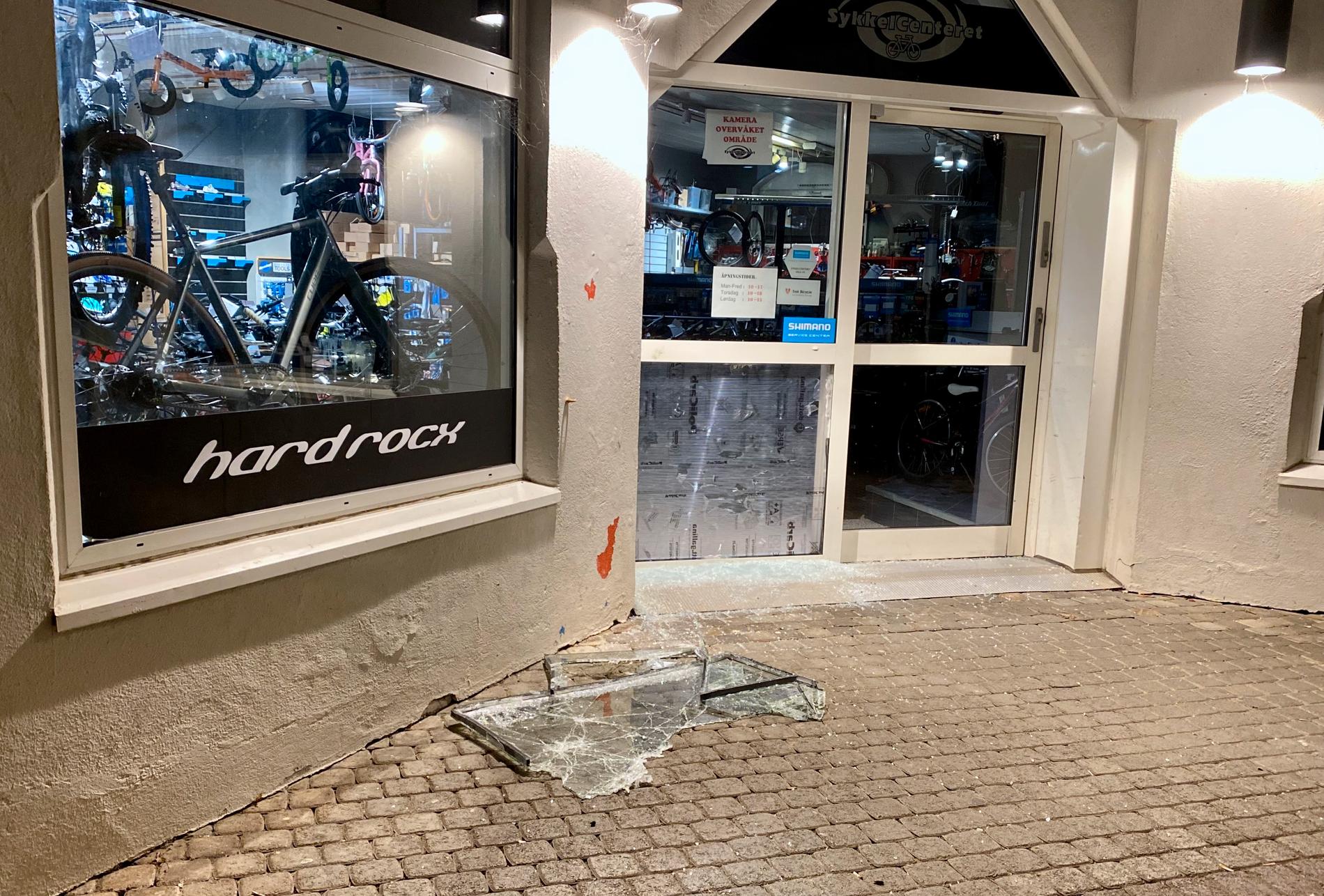 Sykkelbutikken på Randaberg ble natt til søndag utsatt for innbrudd.