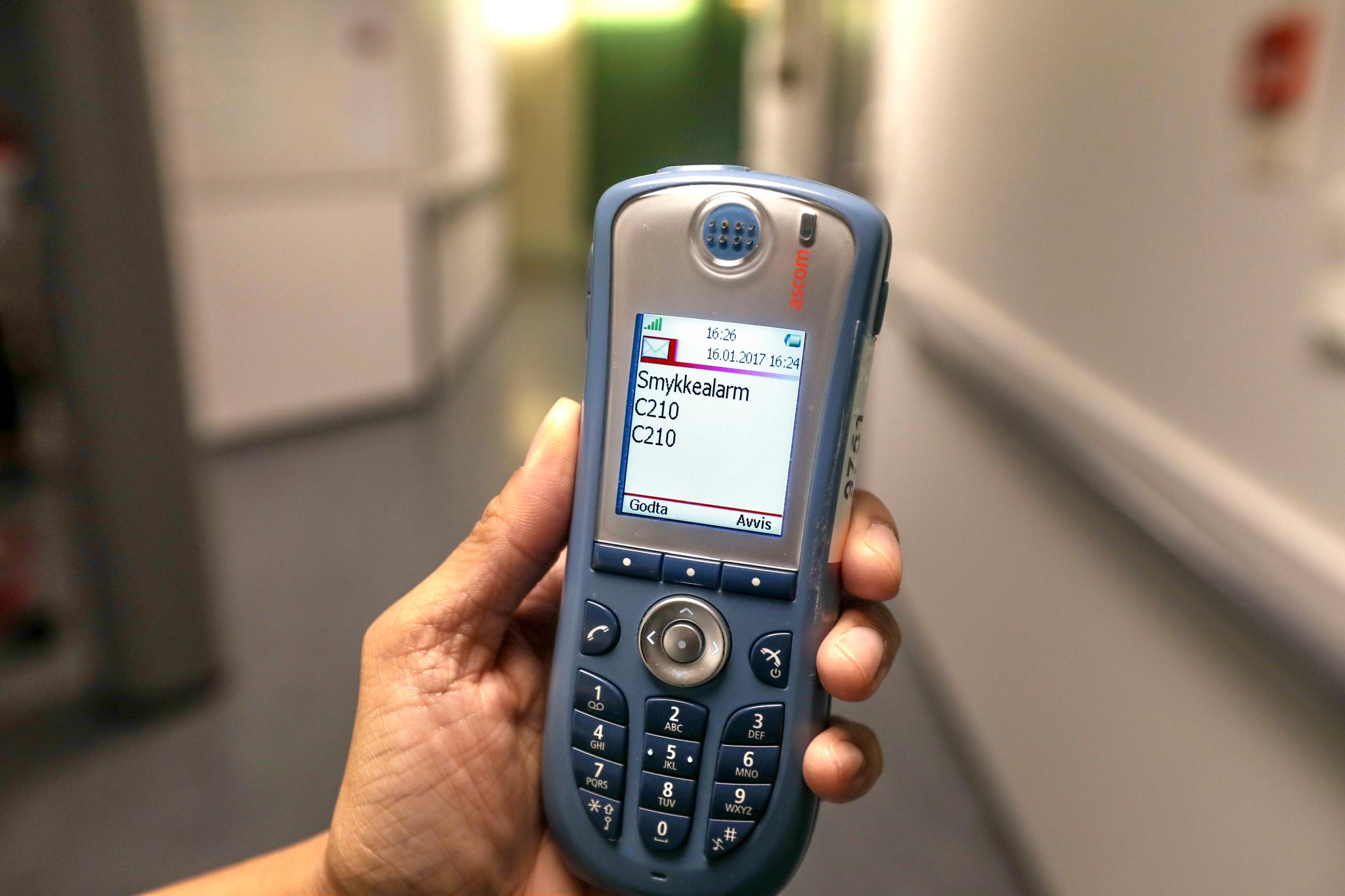 Ved Stabekk bo- og behandlingssenter er det installert et varslingssystem som går rett fra beboeren til en mobiltelefon til de ansatte på institusjonen.