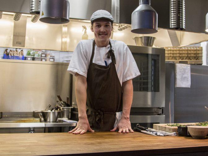 Patrik har jobbet for flere restauranter, og anbefaler andre kokker å gjøre det samme.