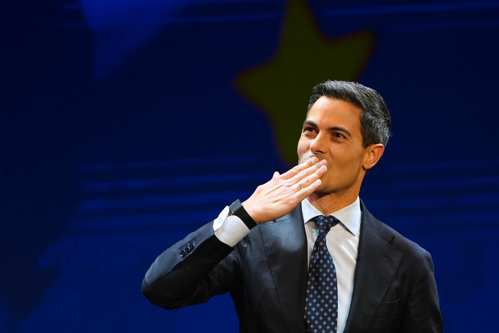 Nederland kan få sin første homofile statsminister. Er velgerne lei av ytre høyre?