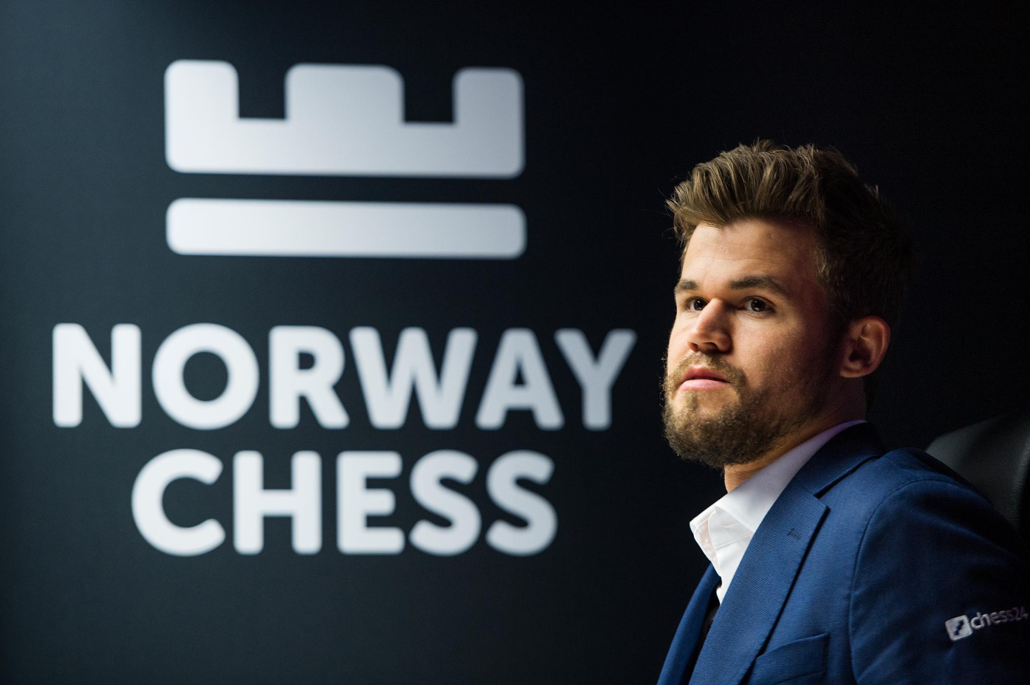 Magnus Carlsen er svært opptatt av at Norges Sjakkforbund skal inngå den omstridte sponsoravtalen med spillselskapet Kindred. 