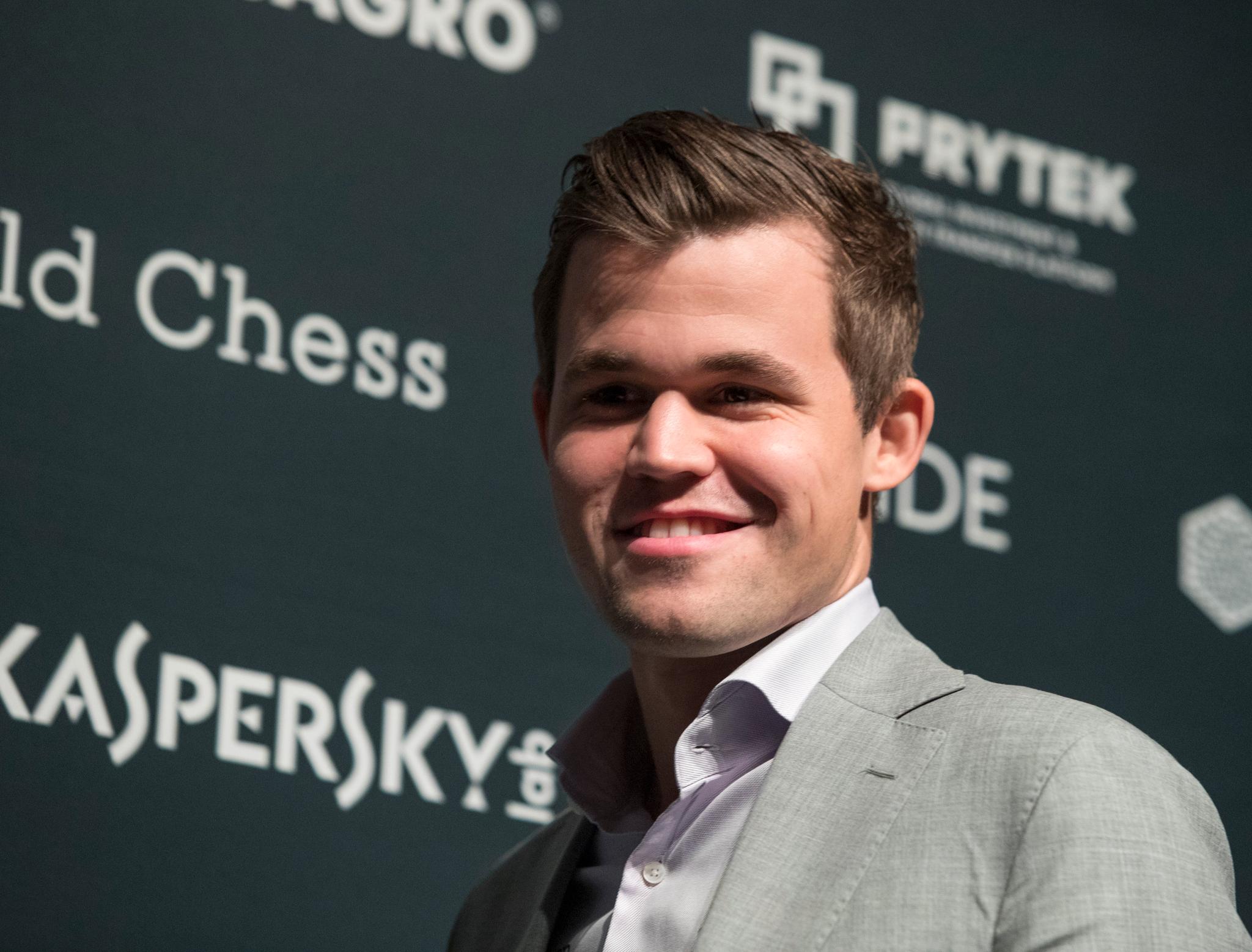 Magnus Carlsen vant i en sjakkturnering i Aserbajdsjan mandag.
