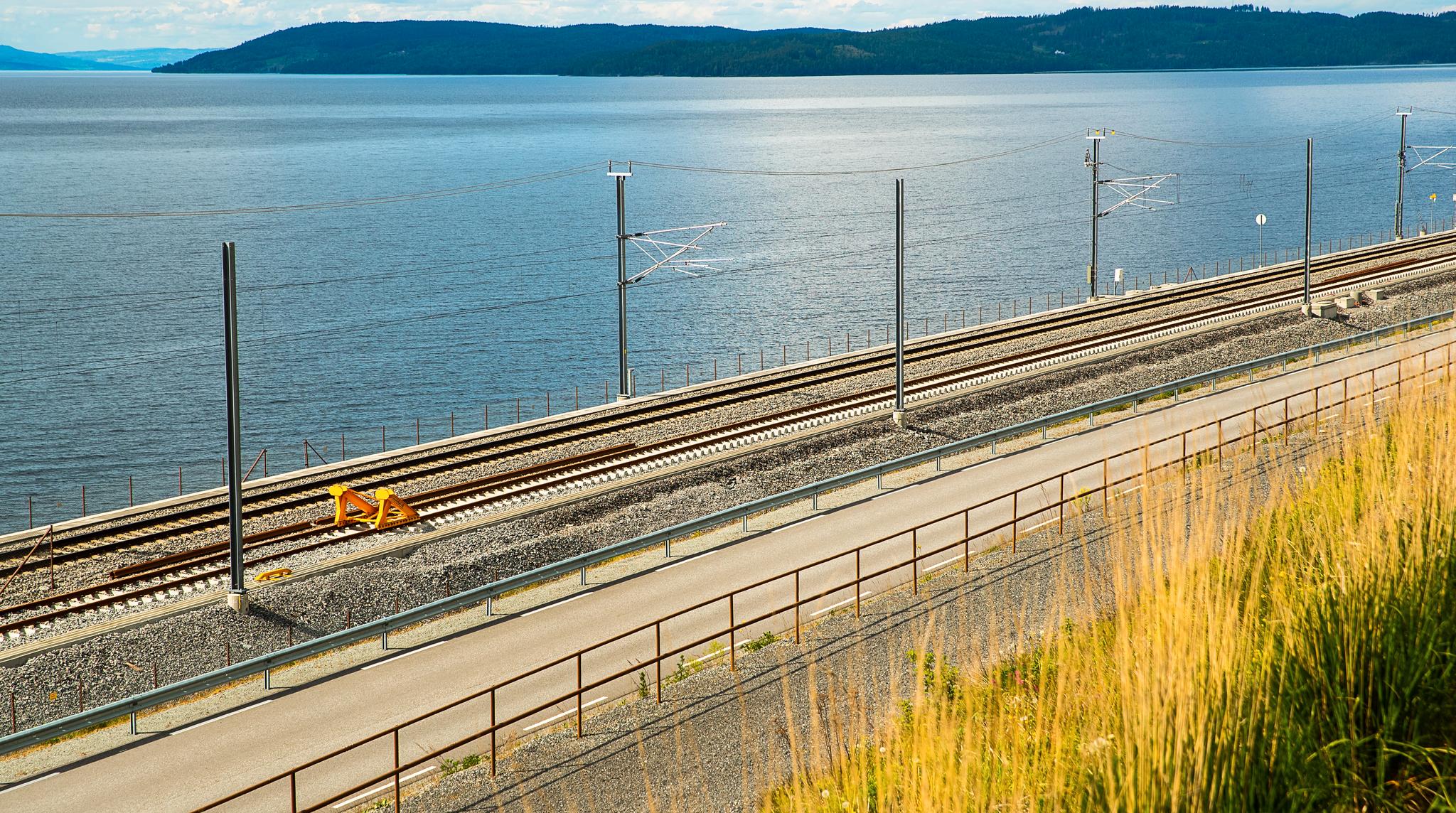 Hit, men ikke lenger? Jernbanedirektoratet og regjeringen varsler at jernbaneutbygging på Dovrebanen gjennom Stange til Hamar må utsettes. Det kan bety at gevinsten ved dobbeltsporene som sto klare i 2015, kan komme først mot slutten av 2020-tallet. Det vil opposisjon på Stortinget ikke finne seg i.