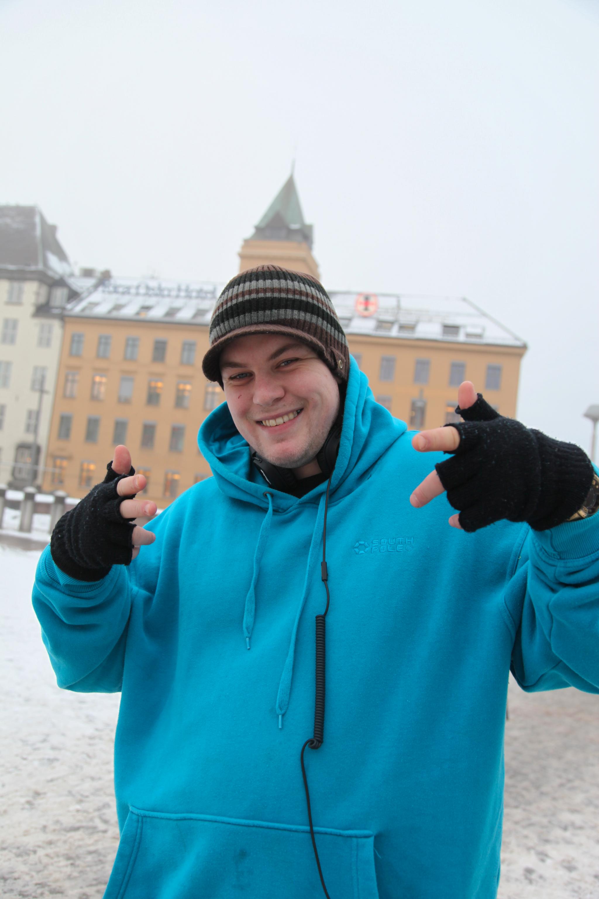 Lars Magnus Martinsen (25) fra Ski røyker 15 om dagen. 
