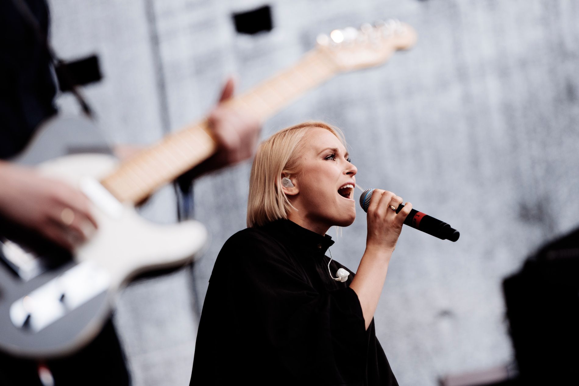 Eva Weel Skram spiller for tiden inn sin første norskspråklige plate.