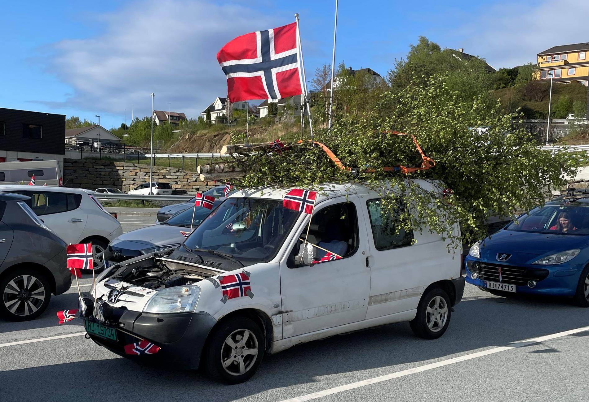 Kristoffer Milje fekk napp i vandrepokalen for denne bilen med raust med bjørk på taket og ope panser for å gi ekstra god lyd.