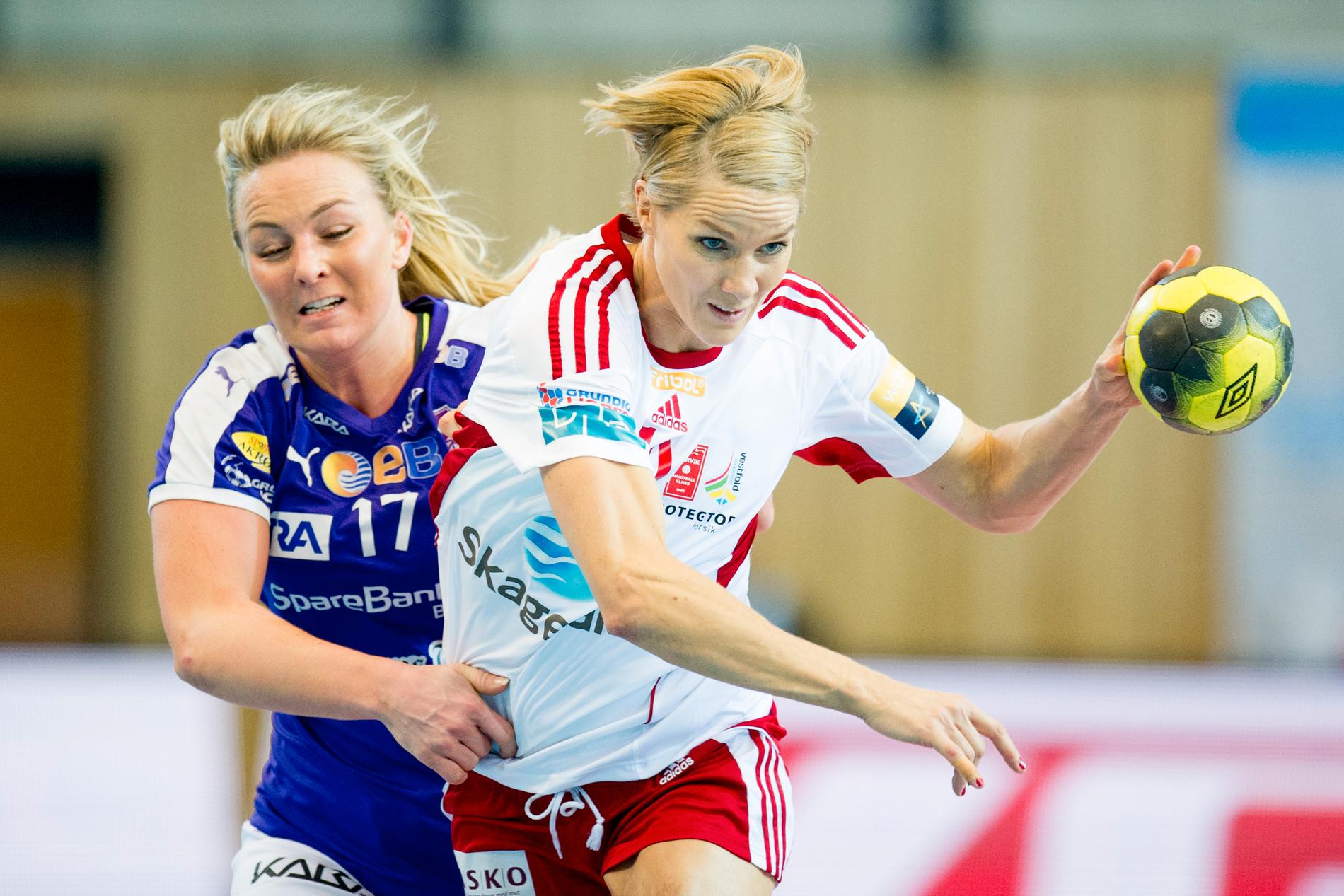 Som Glassverket-spiller har Emilie Christensen flere ganger spilt mot Larvik og Gro Hammerseng-Edin. Sistnevnte har lagt opp når Christensen får på seg den hvite trøyen.