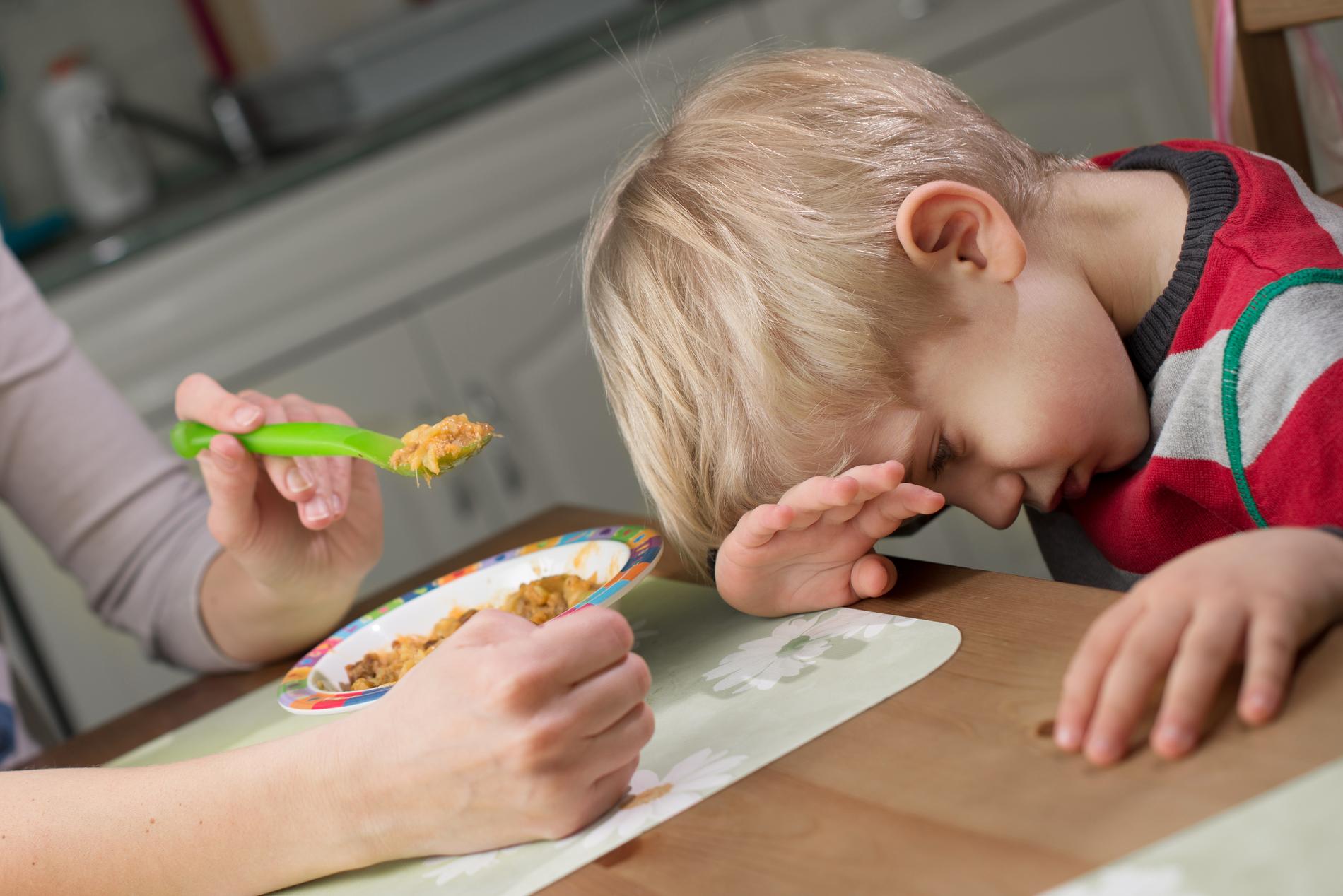 PRØV PÅ NYTT OG PÅ NYTT OG PÅ NYTT: Noen barn må eksponeres for ny mat opptil 20 ganger før det liker det som blir servert, forklarer ernæringsfysiolog Elisabeth Lind Melbye.