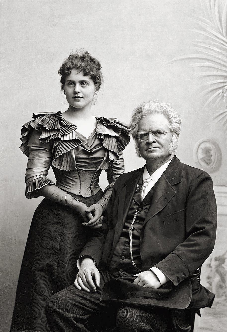 Bergljot Ibsen var sangerinne og gjennomførte omfattende turner i Norge og Danmark med opplesning og sang, sammen med sin far Bjørnstjerne Bjørnson. Her er det fotografert i 1897.