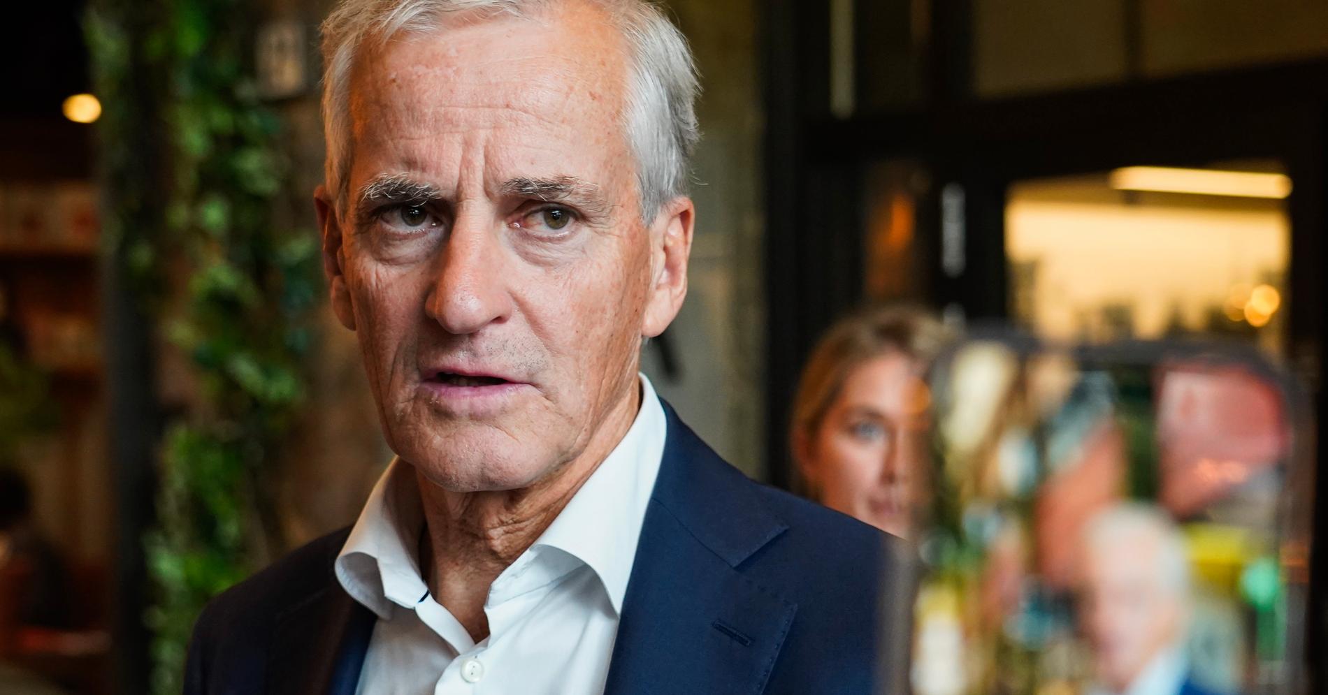 – Støre endrer regjeringen tirsdag