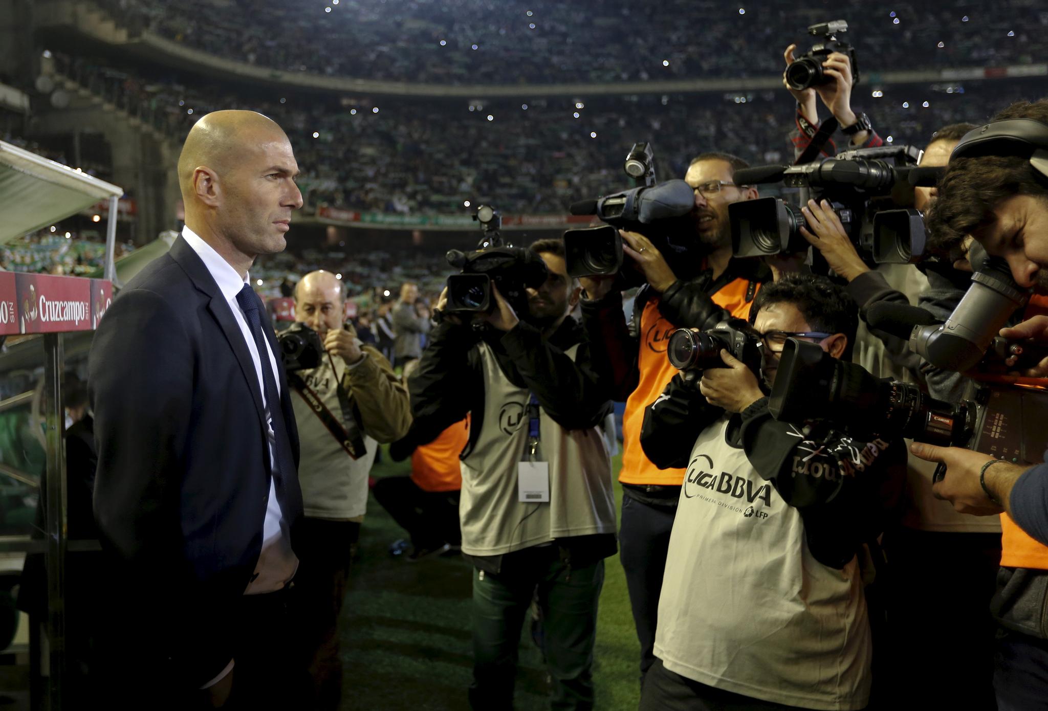 I FOKUS: Zinedine Zidanes seiersrekke som Real Madrid-manager stoppet søndag kveld.