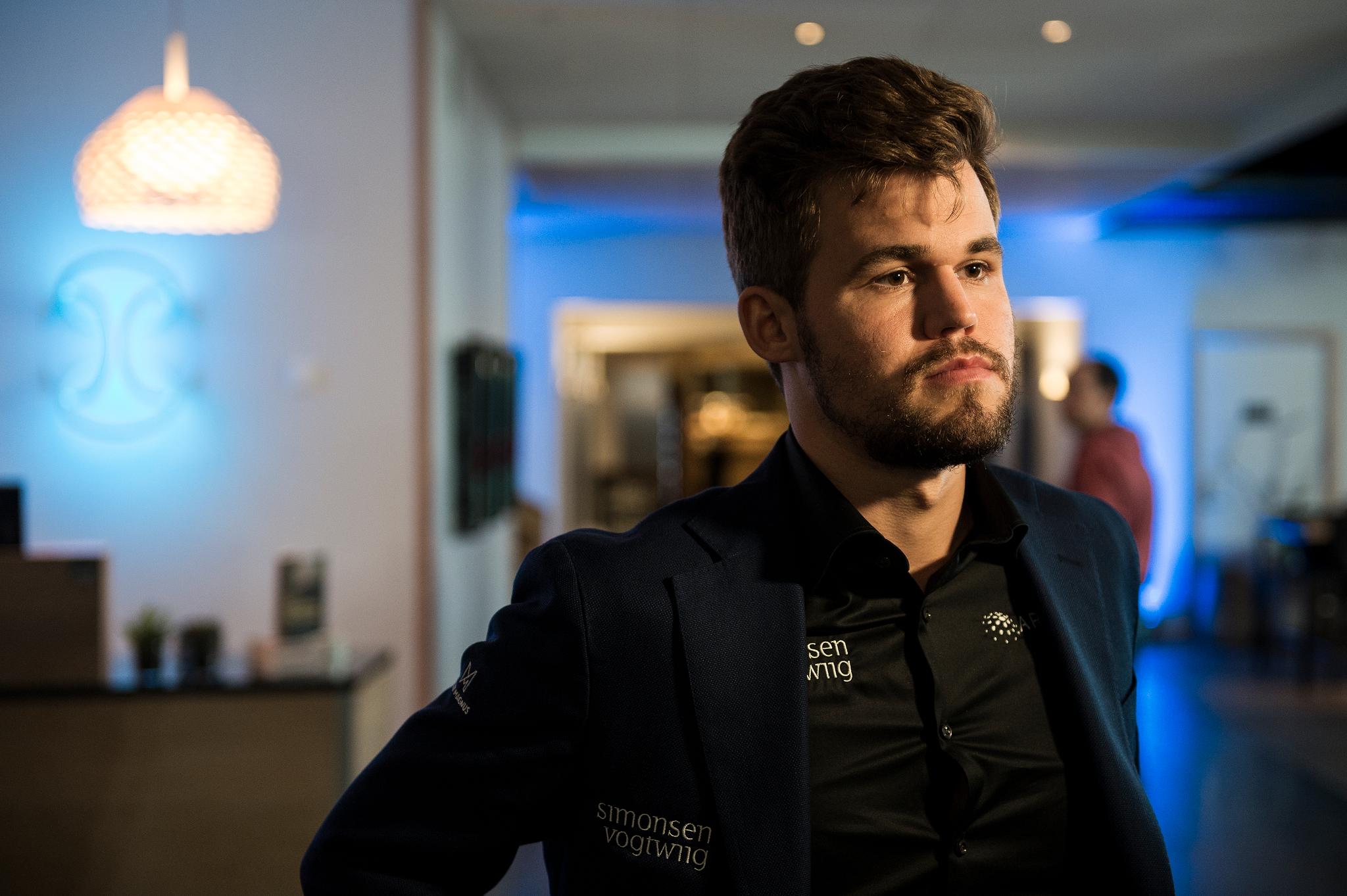 Magnus Carlsen skal ha startet en ny sjakklubb, Offerspill SK, ifølge NRK.
