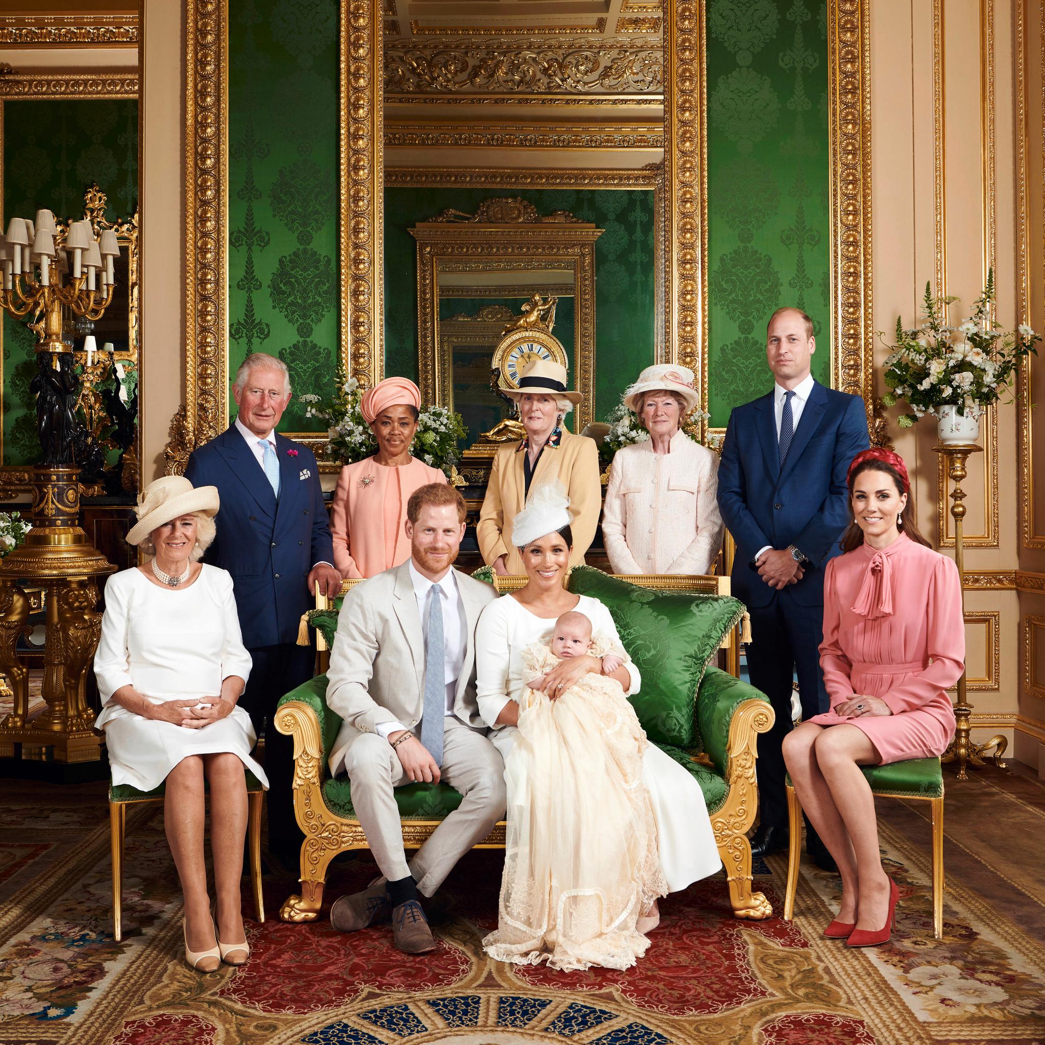 Prins Charles, prins William og hertuginne Kate var blant gjestene i dåpen til Archie. Foto: Chris Allerton / AP / NTB scanpix