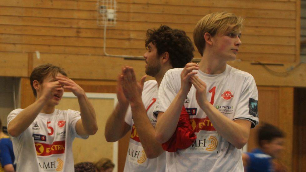 SCORET SYV: Magnus Strandmo (til høyre) scoret syv mål for Bravo.