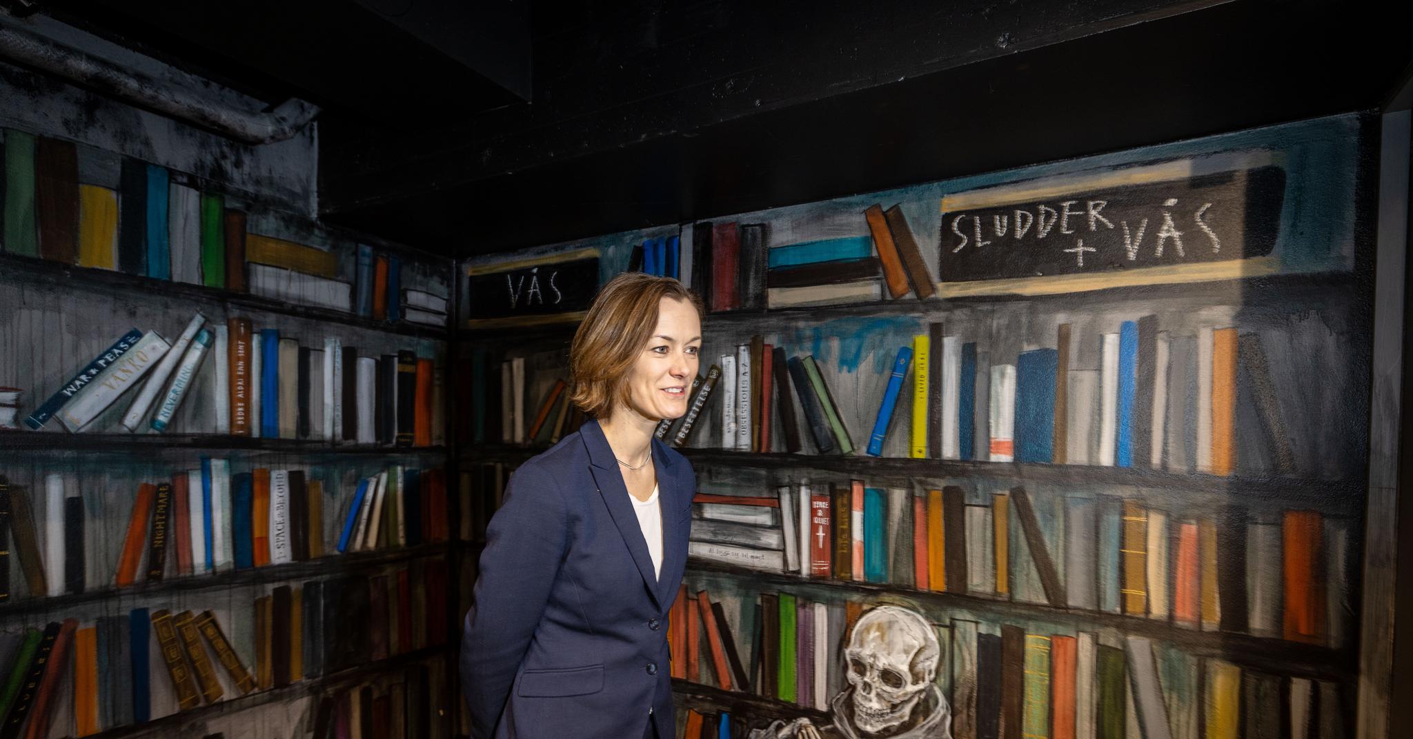 Kultur- og likestillingsminister Anette Trettebergstuen (Ap) på besøk hos Deichman bibliotek på Tøyen i Oslo.