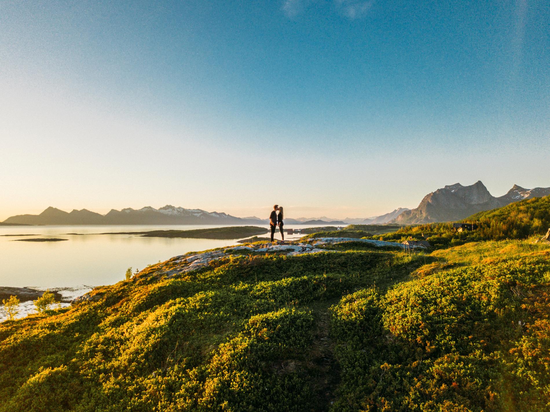 Kjæresteparet liker å utforske Norge like mye som eksotiske ferieperler. Bodø og Lofoten har blitt favorittbyene. 