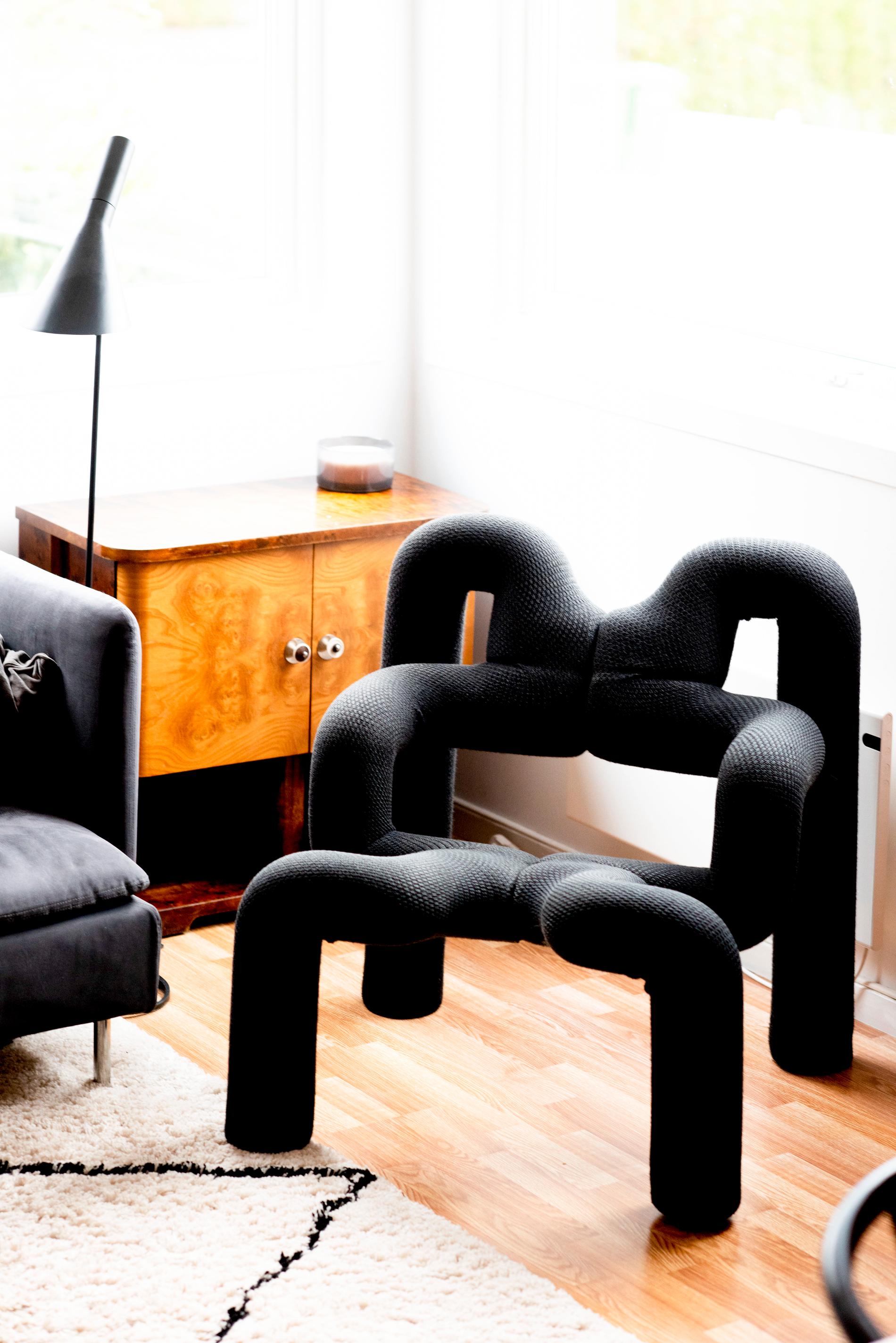 DESIGN: Ekstrem-stolen ble et 80-tallsikon, tegnet av Terje Ekstrøm. Også denne er et bruktfunn. 