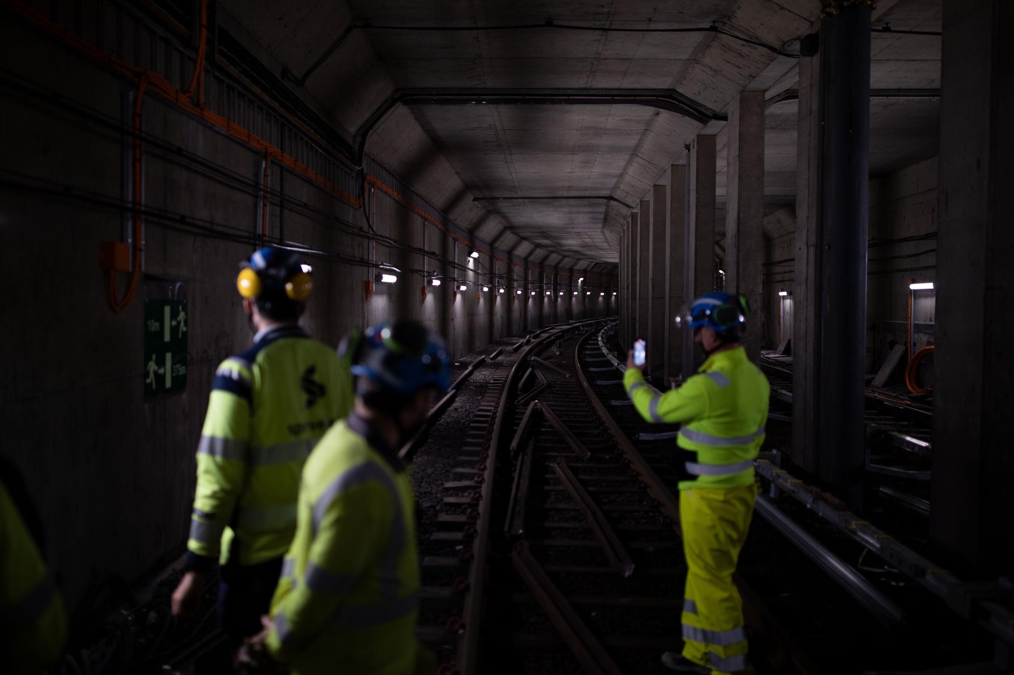 I tre måneder har Sporveien jobbet for å oppgradere Furusetbanen. Blant annet har tunnelen fått mye bedre belysning. Furuset T-banestasjon er også blitt pusset opp.