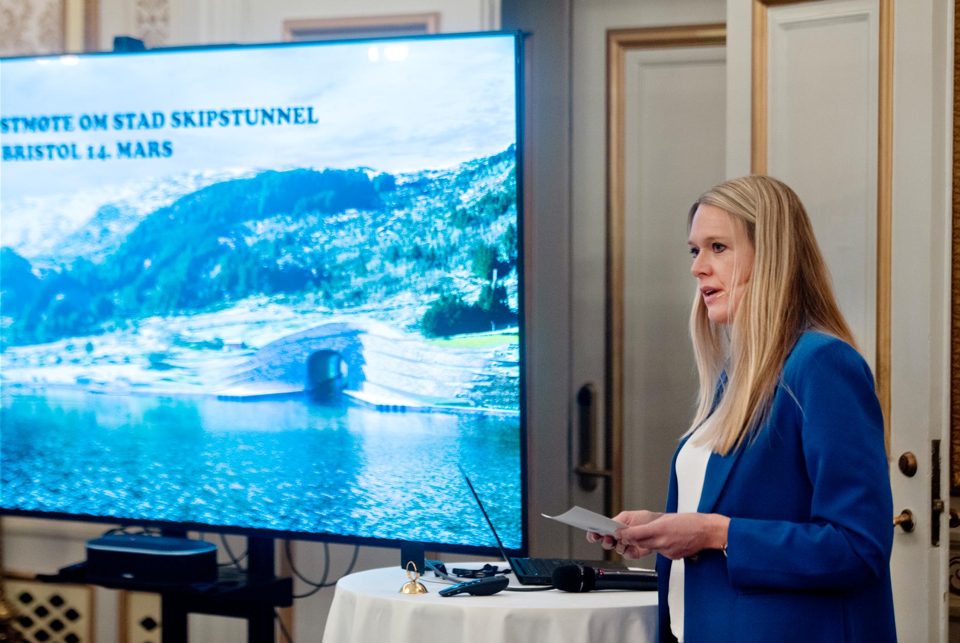 – Stad skipstunnel er blitt en hakkekylling i visse hovedstadskretser, sier Randi Humborstad, daglig leder i Måløy Vekst.