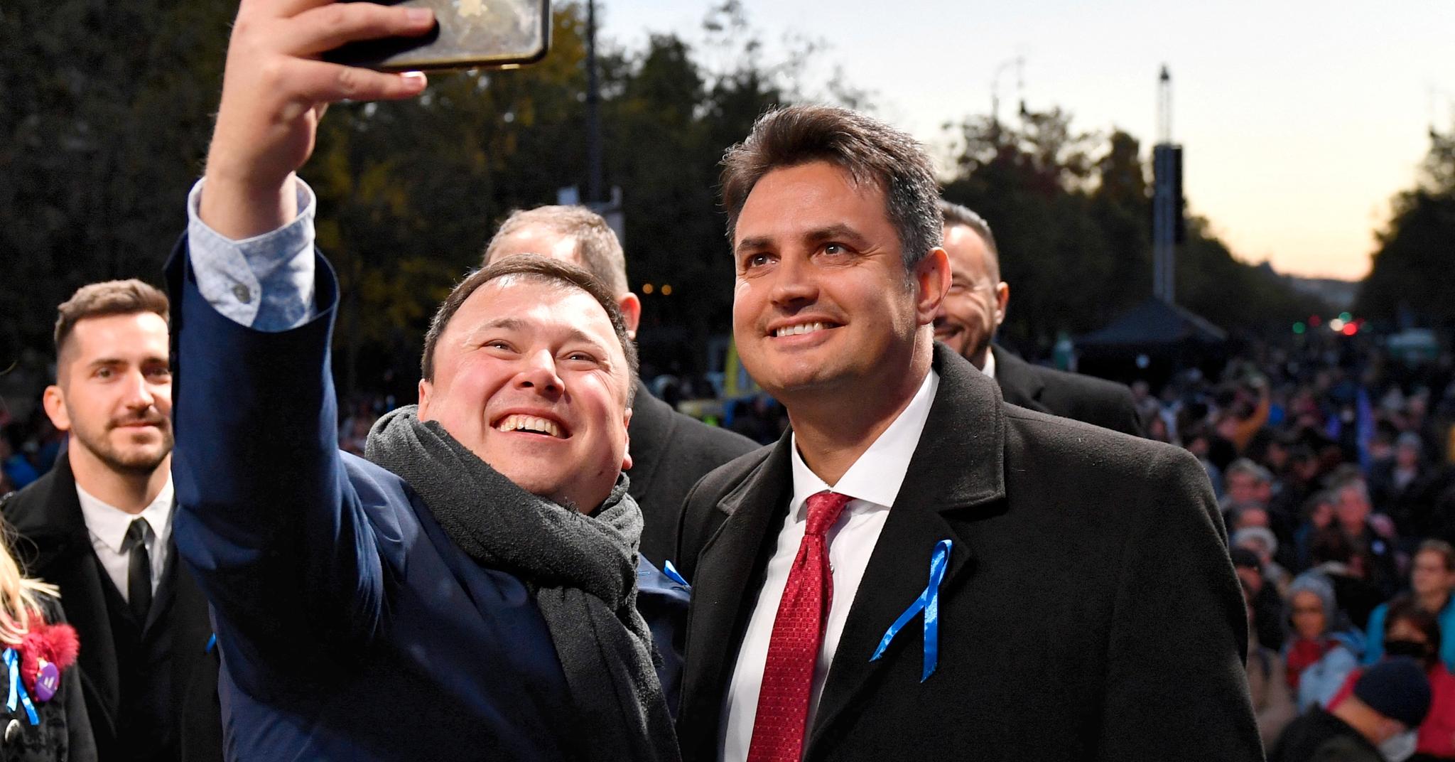 Den ungarske opposisjonens kandidat Peter Marki-Zay har en sjanse til å vinne valget, men kan han bruke den?