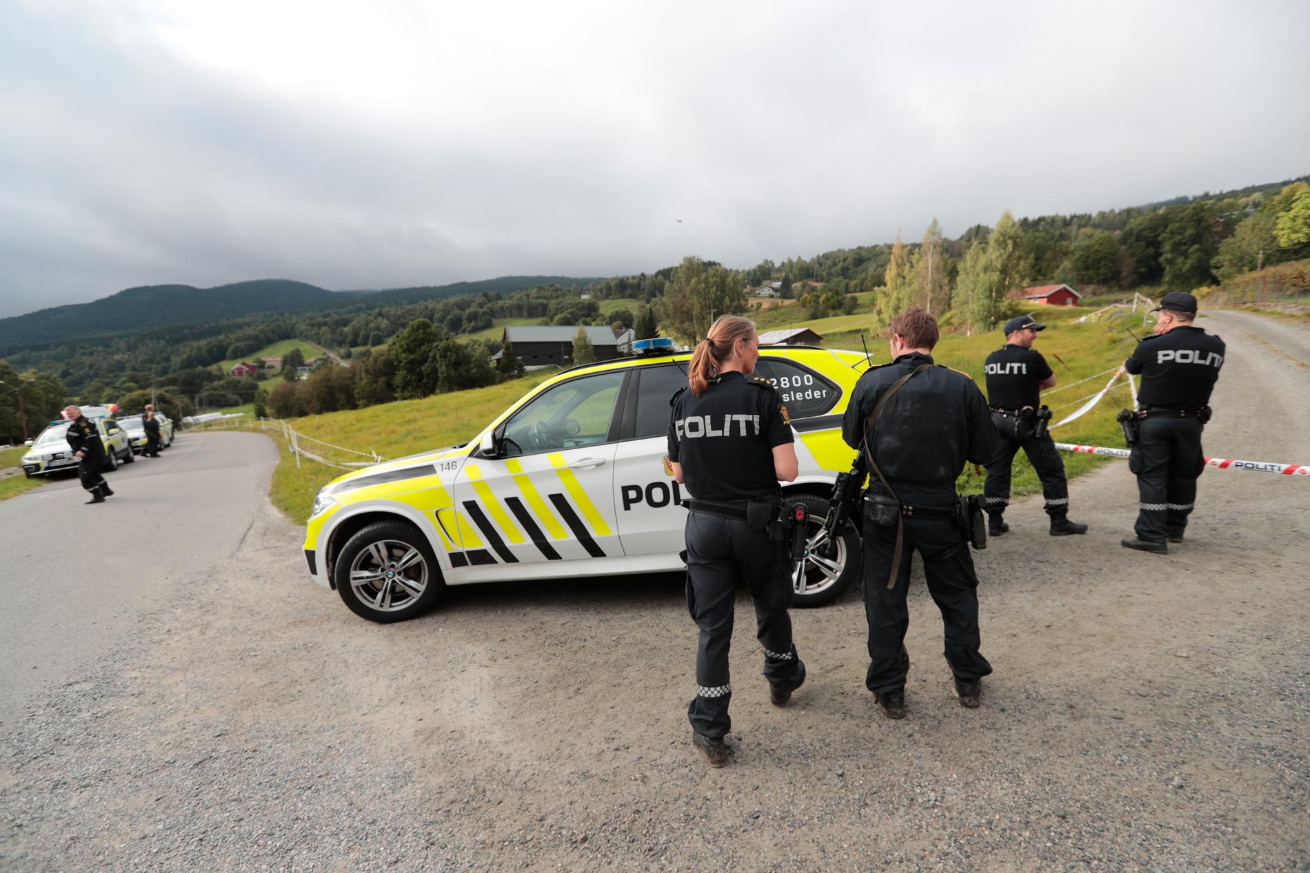 En stor politiaksjon førte til pågripelsen av en antatt gjerningsmann på Feiring i Akershus. Foto: Lise Åserud / NTB scanpix.