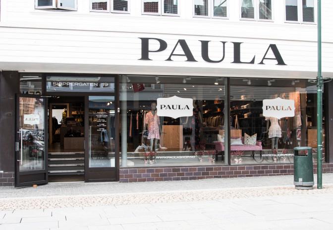 Paula er en elegant butikk med eksklusive merker fra klær til duftlys. _Paula er en elegant butikk med eksklusive merker fra klær til duftlys._
