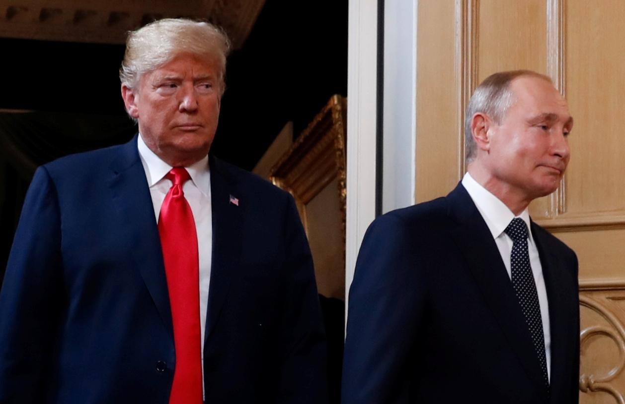 Donald Trump og Vladimir Putins toppmøte ble omtrent en time forsinket fordi Trump ankom sent fra Moskva. Trump kom til Helsingfors søndag kveld.