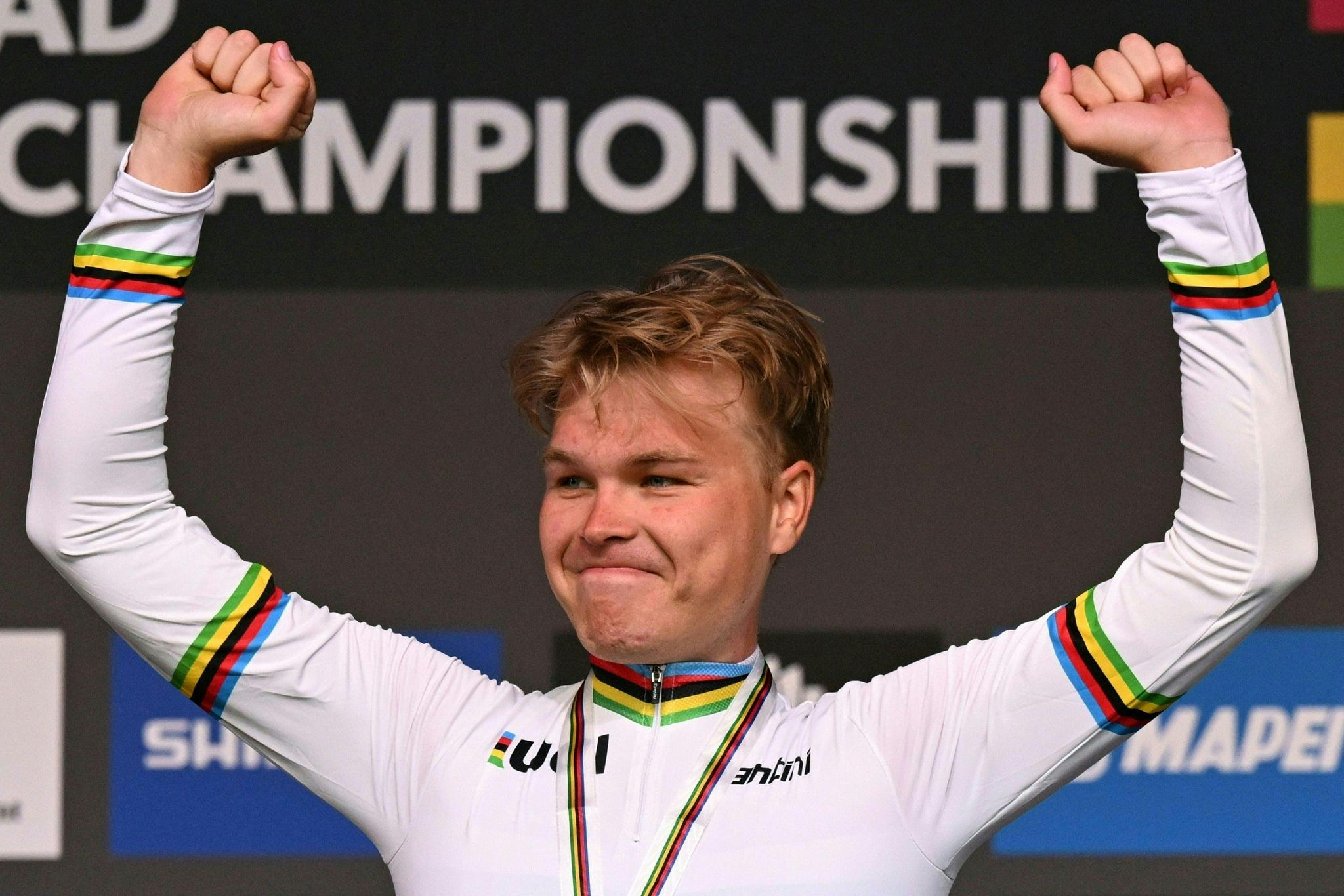 TIL ITALIA: Tobias Foss skal sykle Giro d’Italia. Her etter VM-gullet på tempo i september.