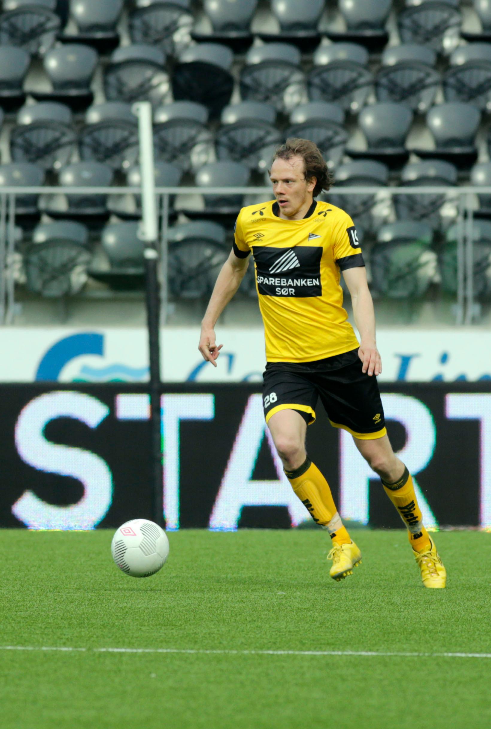 Rolf Daniel Vikstøl har spilt i samtlige posisjoner i Starts forsvar denne sesongen. Her er han i aksjon mot Tromsø, en kamp Start vant 3-1.
