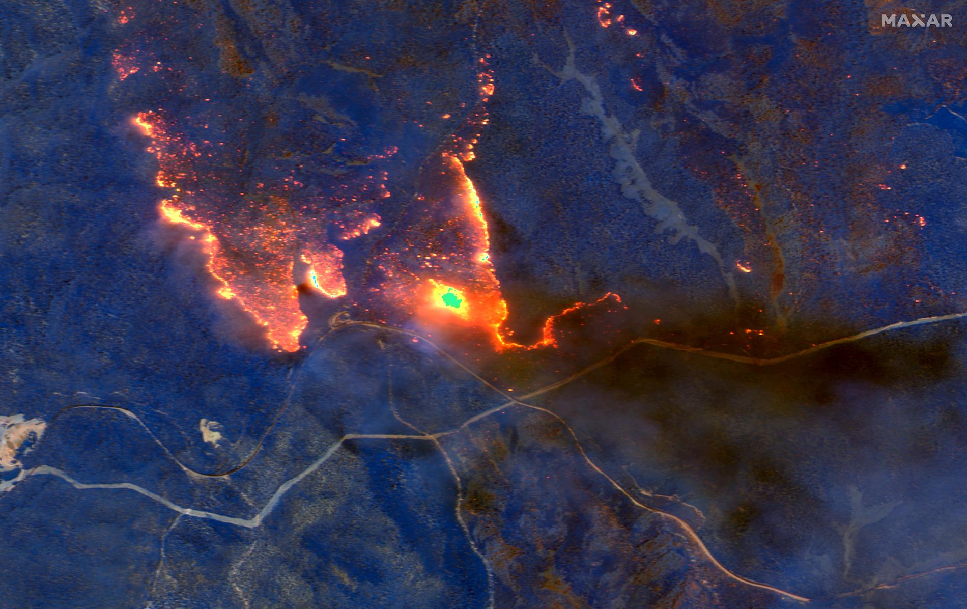 BRANN: Branner nær Oborst i delstaten Victoria sett fra satellitt 4. januar. 