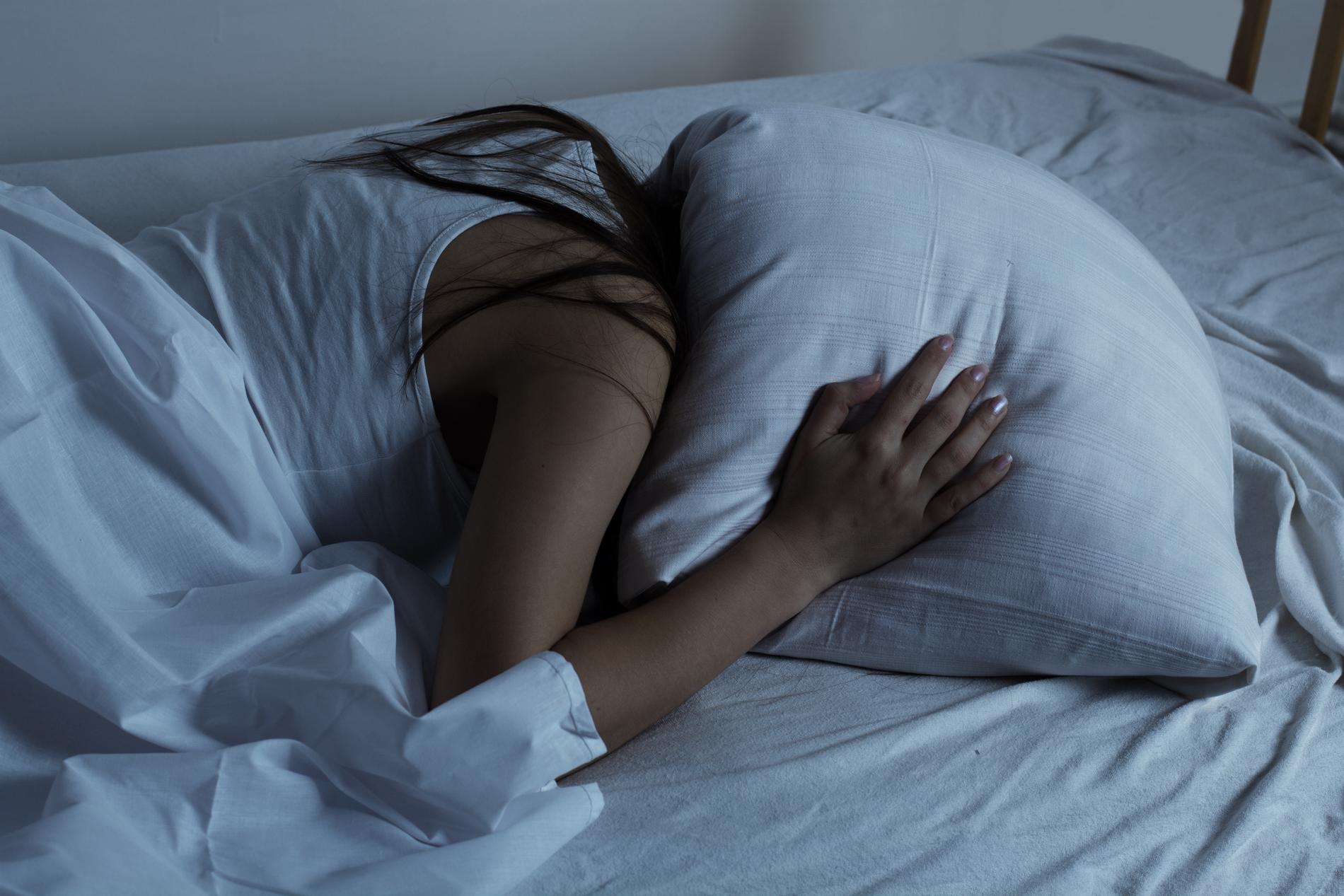 STORT PROBLEM: Kronisk søvnløshet blir ikke tatt like alvorlig som andre store folkesykdommer som diabetes og depresjon, mener innsenderne.