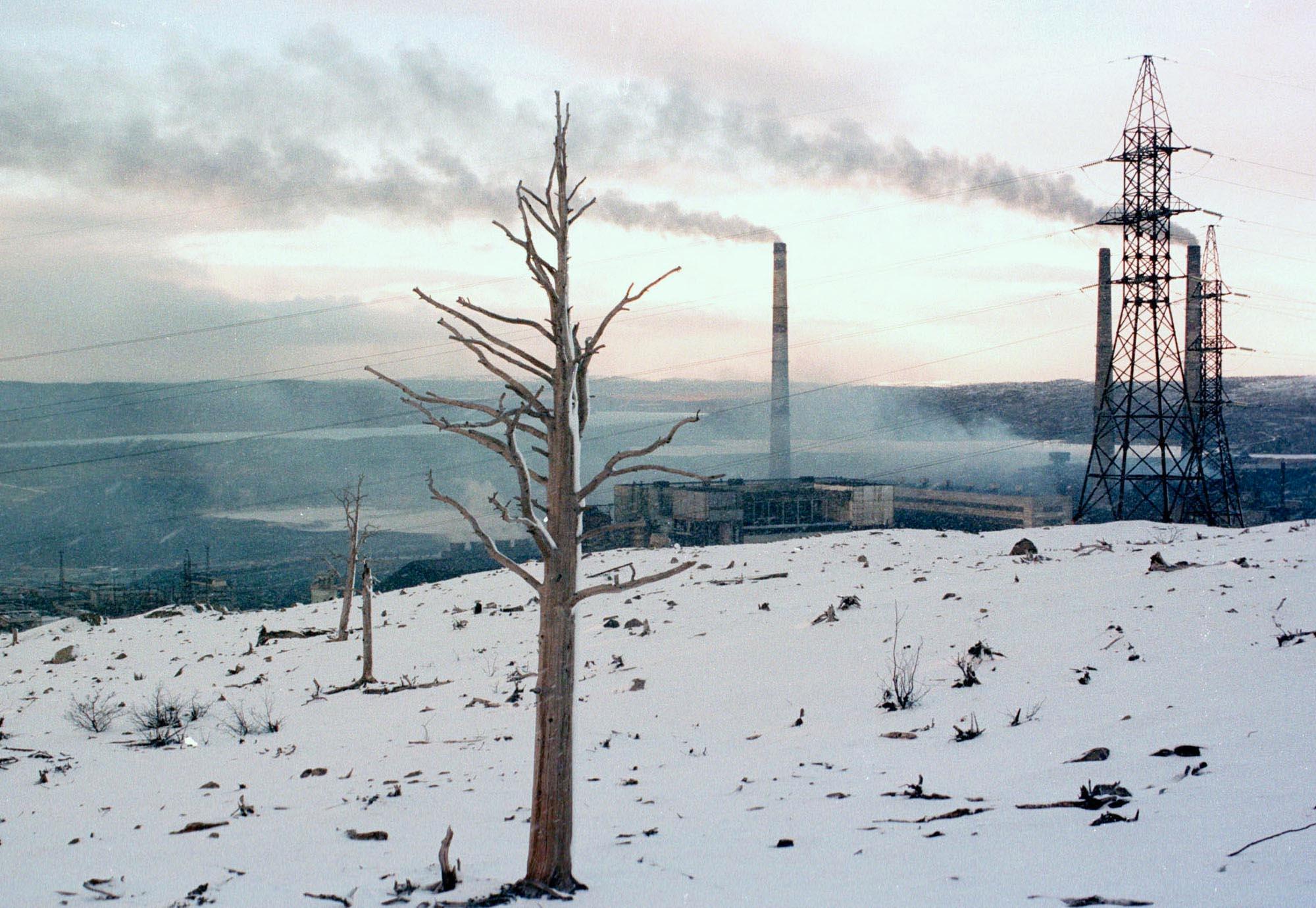 Smelteverket i Nikel forurenser svært mye, men det har også vært svært innbringende for eierne.