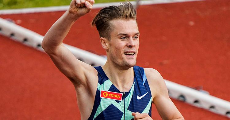 Filip Ingebrigtsen jubler for norsk rekord, 2.16,46, på 1000 meter.