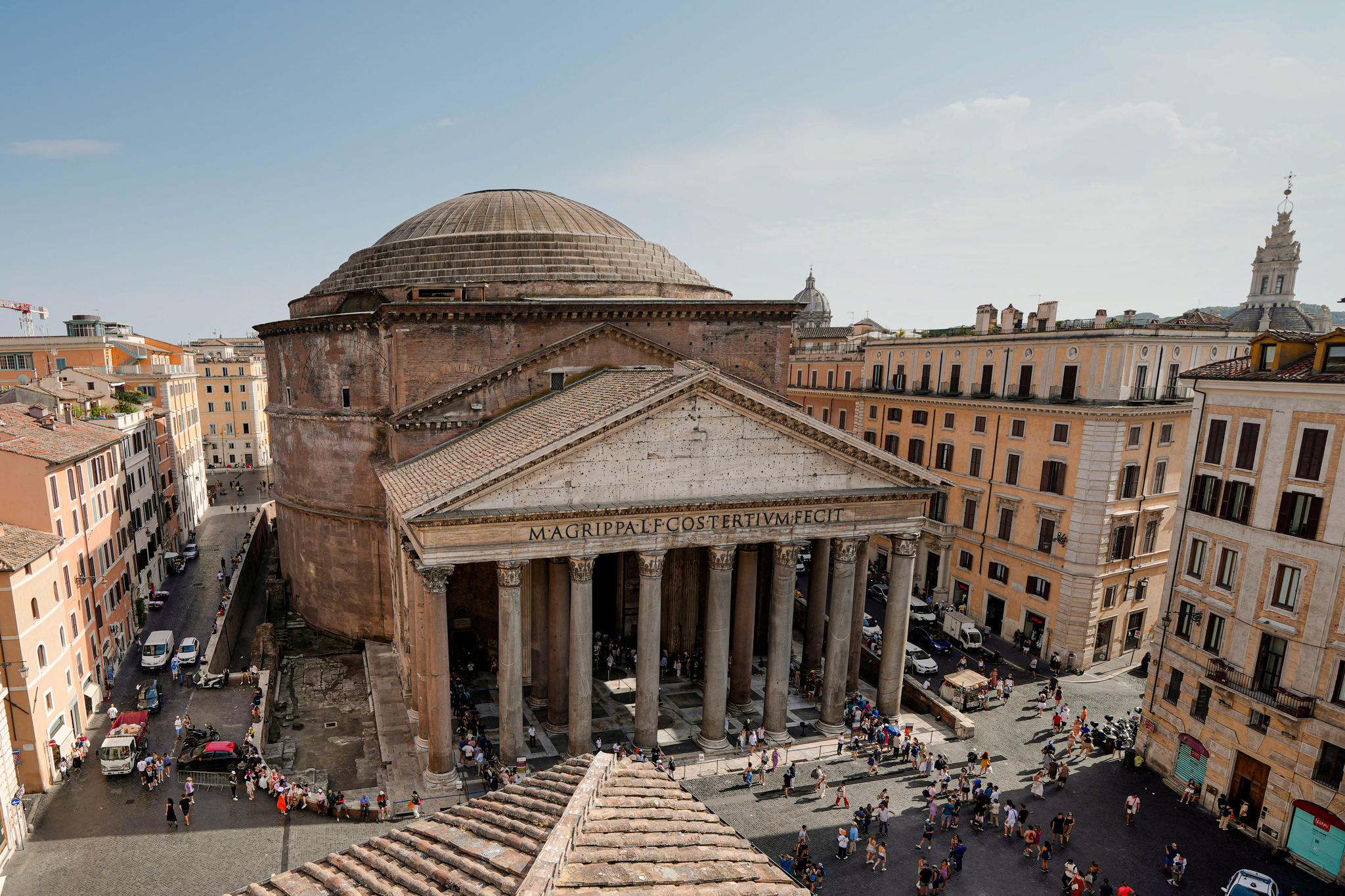 Turist falt i døden ved Pantheon i Roma