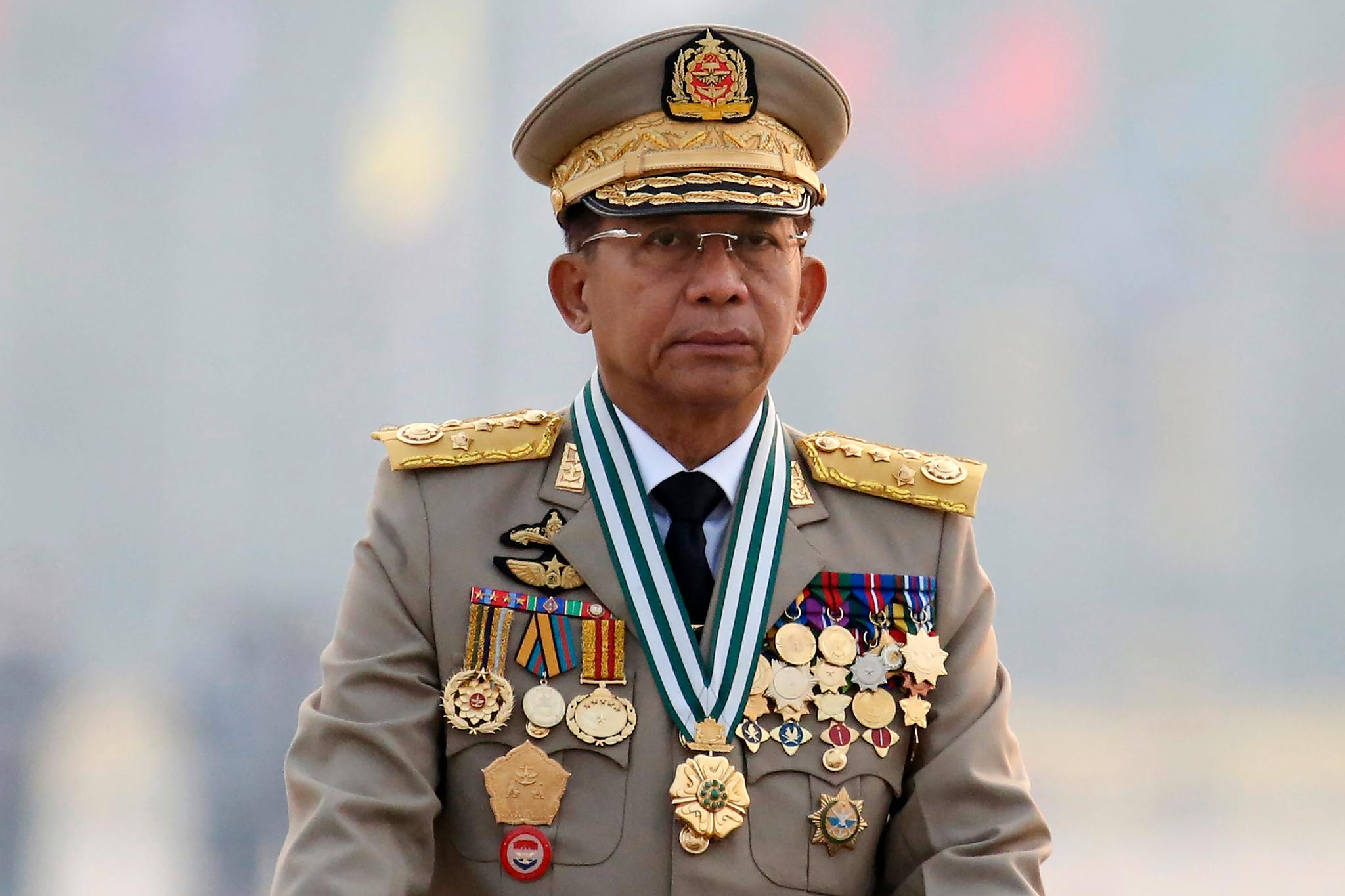 Juntaleder Min Aung Hlaing er blitt møtt med mye motstand siden militærkuppet. 