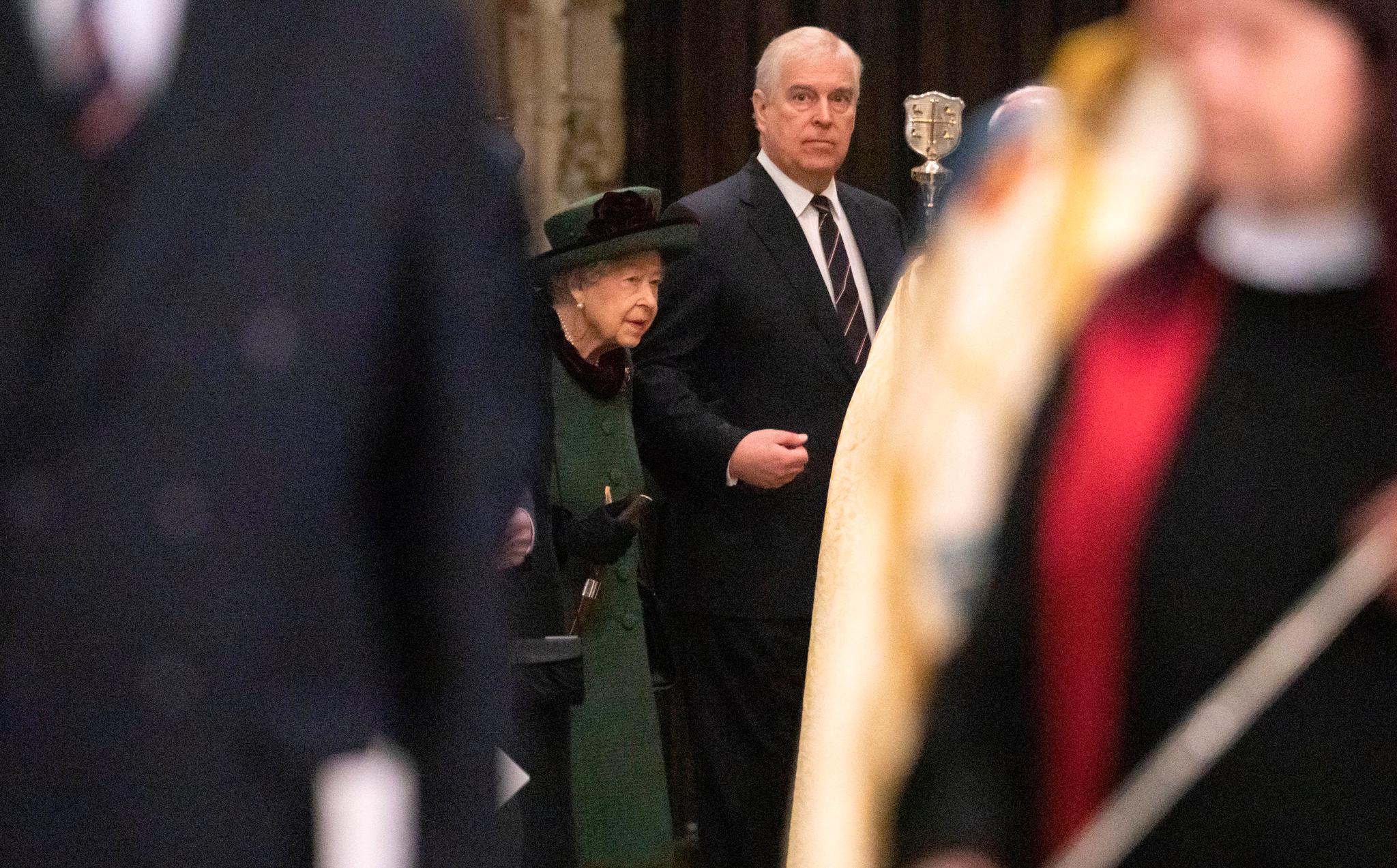 Queen Elizabeth attends first public event in months