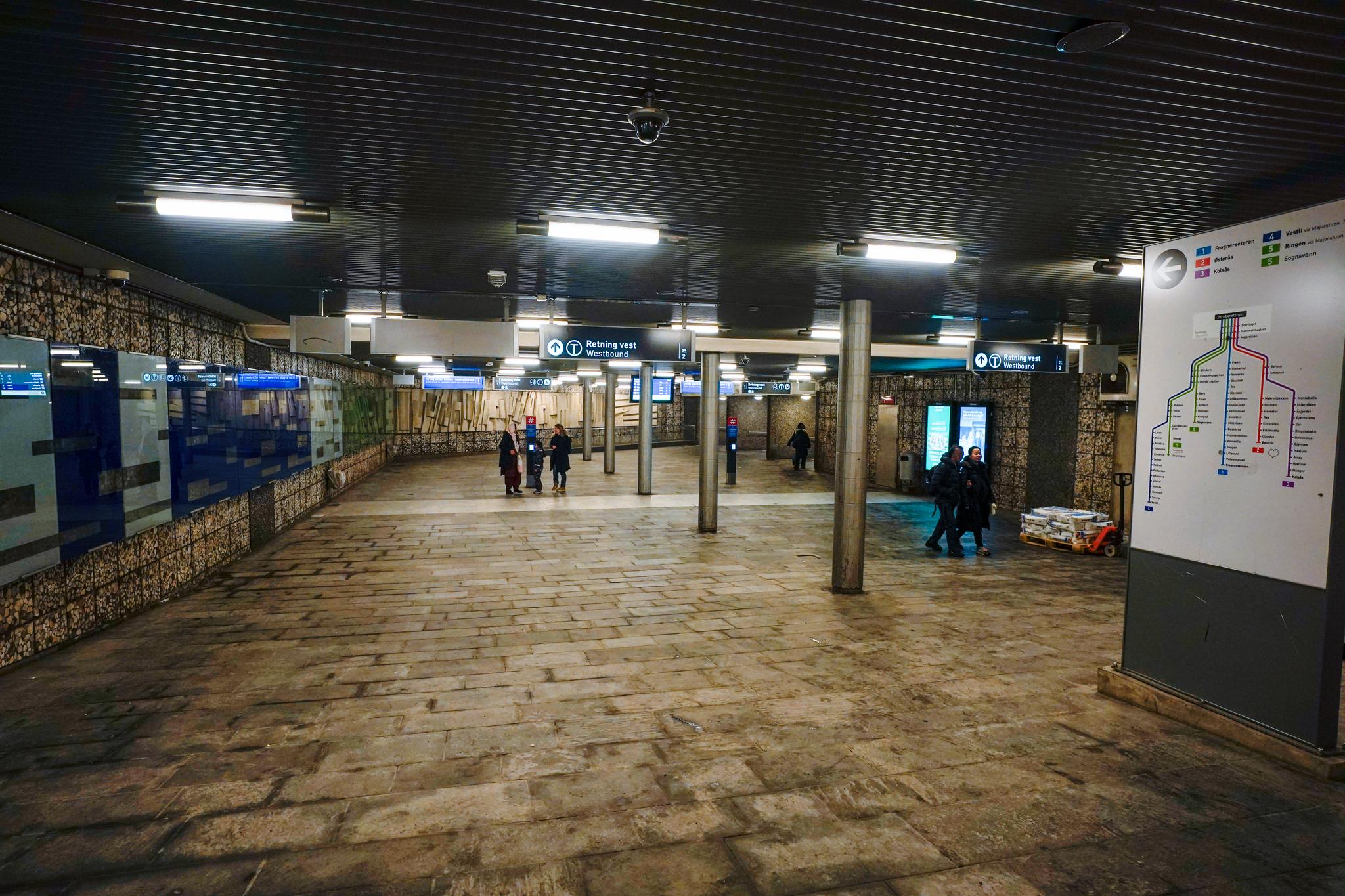 Jernbanetorget stasjon var stengt for på- og avstigning etter brannalarm