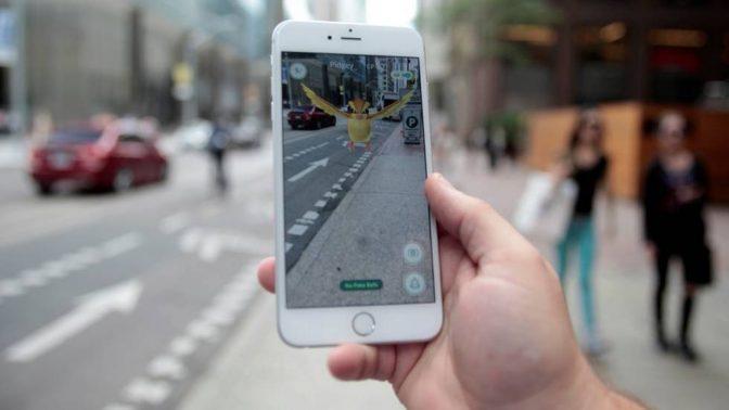 Det nye mobilspillet Pokémon Go bruker dine omgivelser som en del av spillopplevelsen. Foto: Chris Helgren/X00378 Det nye mobilspillet Pokémon Go bruker dine omgivelser som en del av spillopplevelsen. Foto: Chris Helgren/X00378