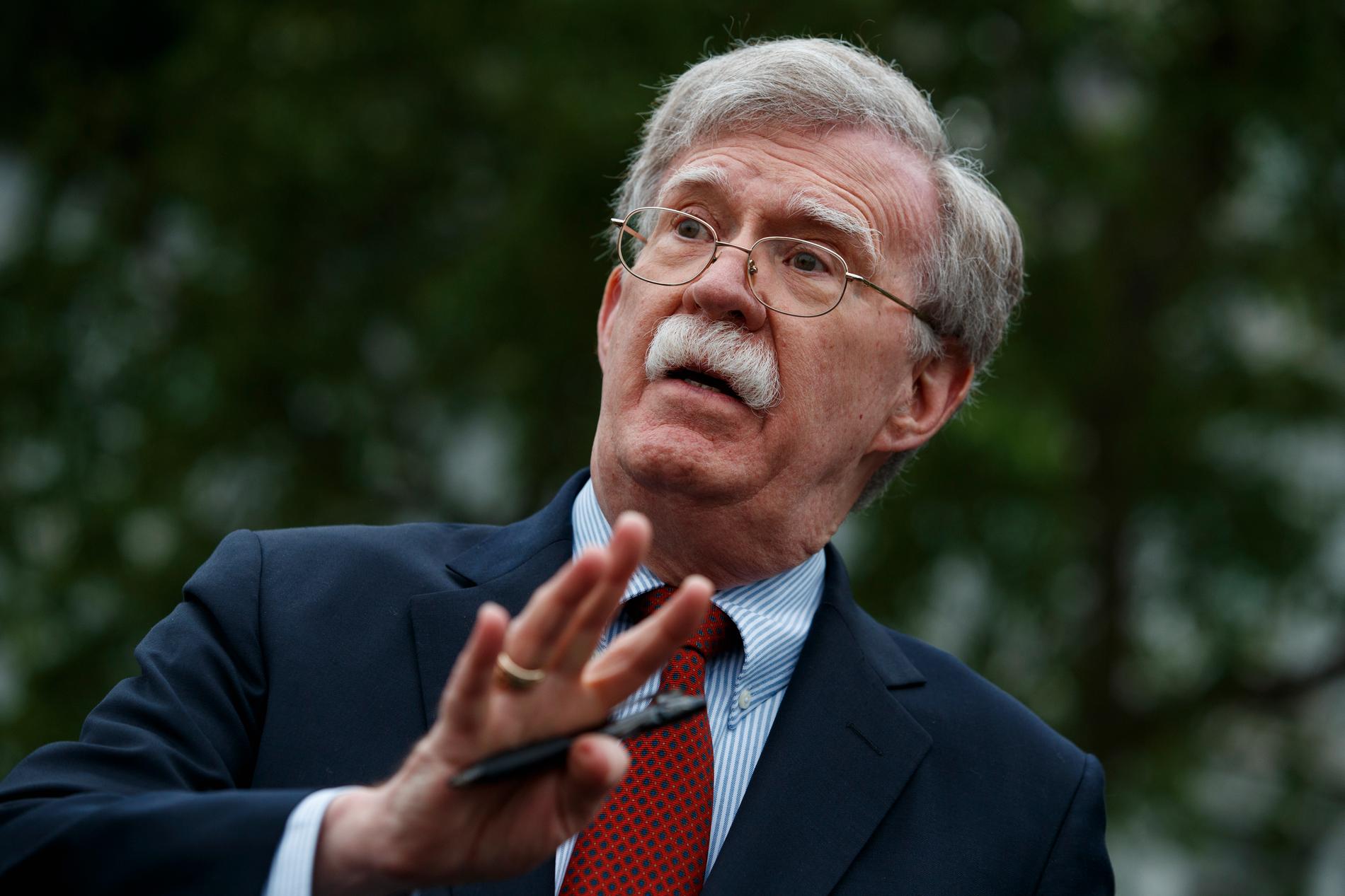 John Bolton går av som nasjonal sikkerhetsrådgiver i Det hvite hus. Foto: Evan Vucci / AP / NTB scanpix