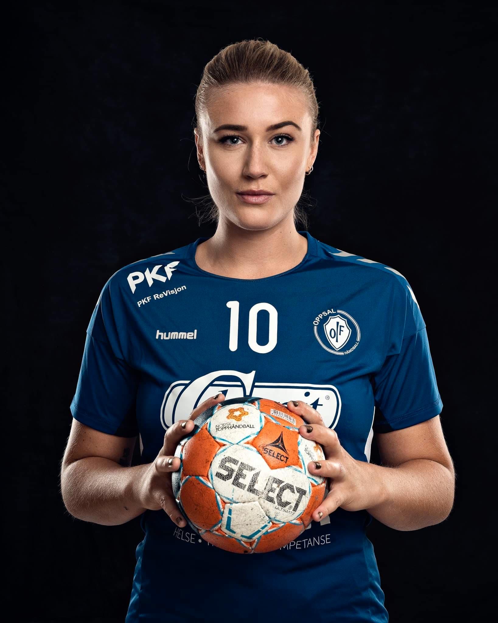Sara Rønningen spiller for Oppsal håndball i eliteserien.