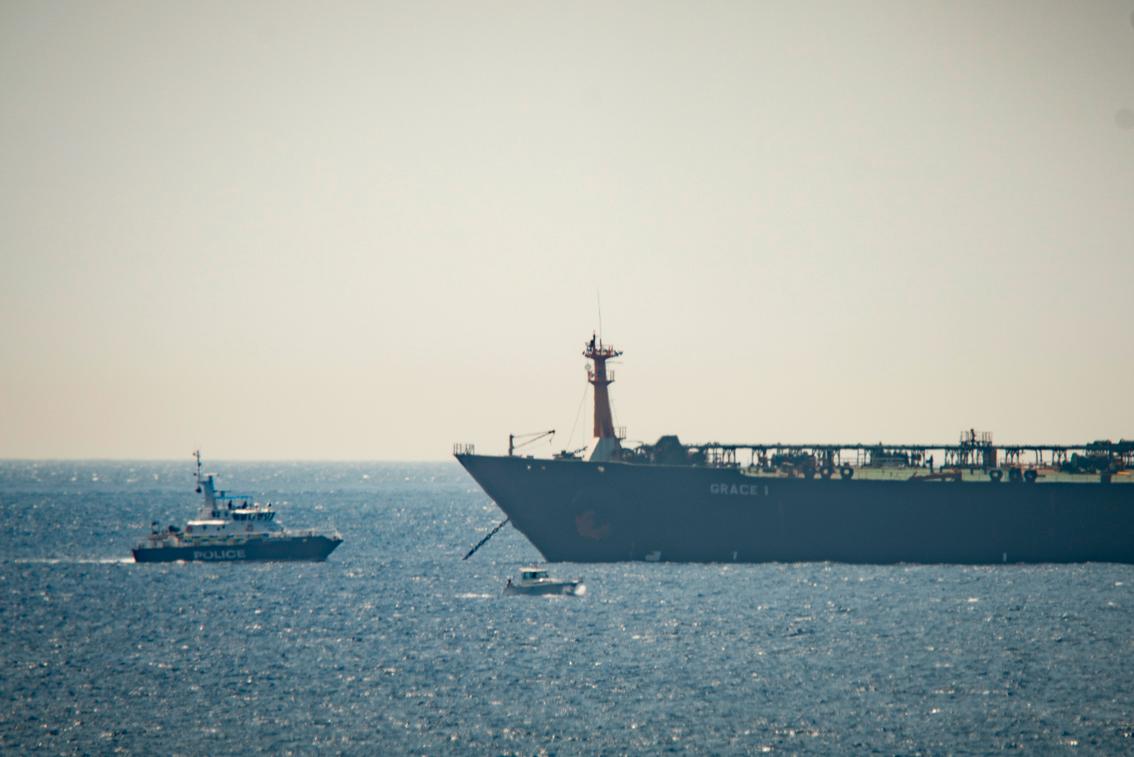 Tankskipet Grace 1 ble stanset utenfor Gibraltar i begynnelsen av juni. Det mistenkes at skipet frakter olje til Syria. 