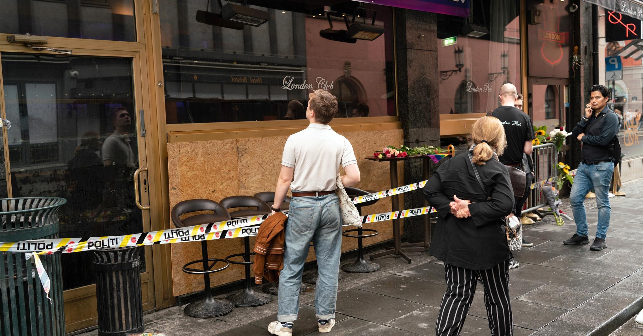 To ble drept og mange såret i terrorangrepet i Oslo. Her et bilde av London Pub 27. juni.