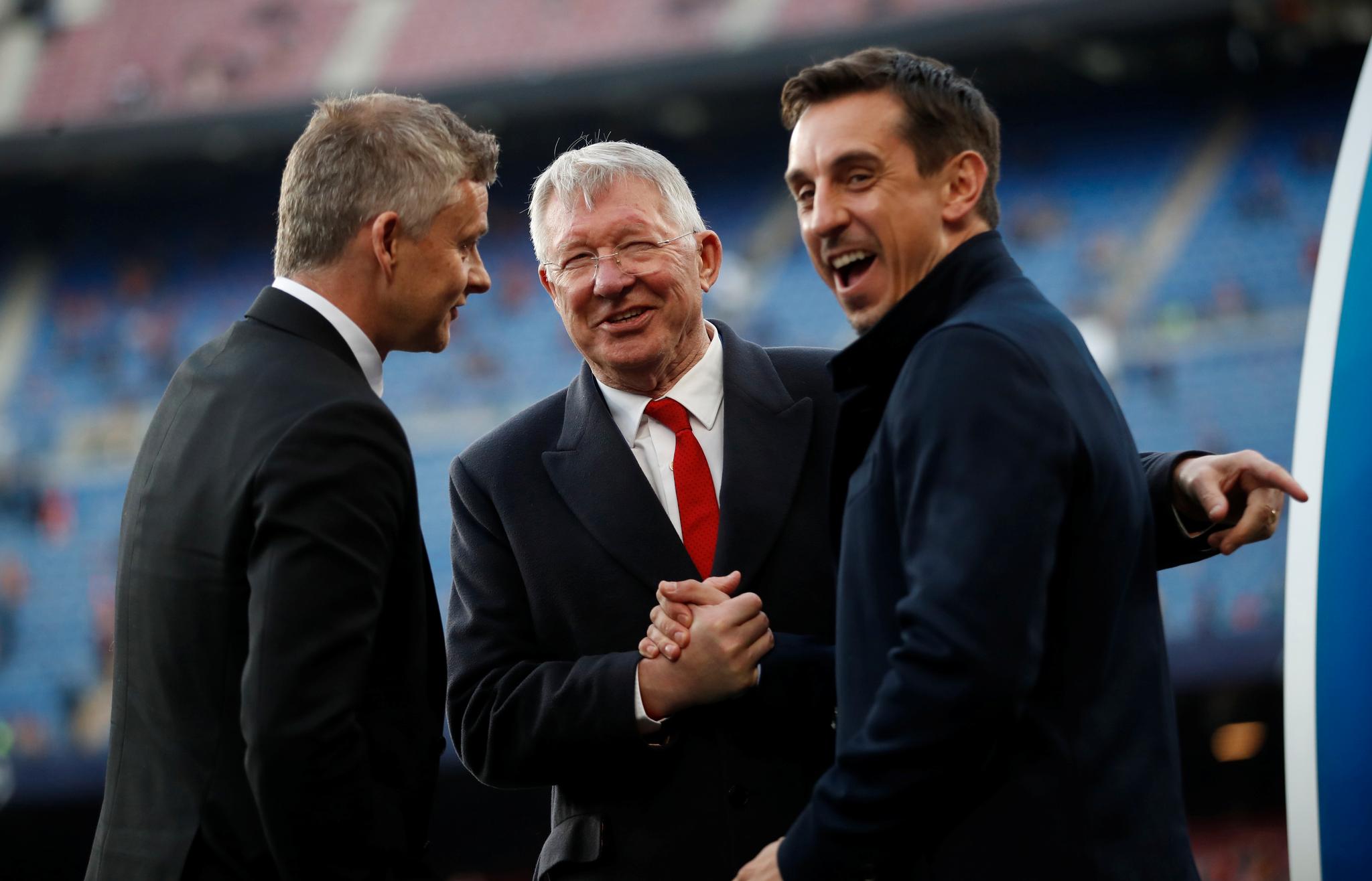 Sir Alex Ferguson møtte sine tidligere elever, Ole Gunnar Solskjær og Gary Neville, på Camp Nou.
