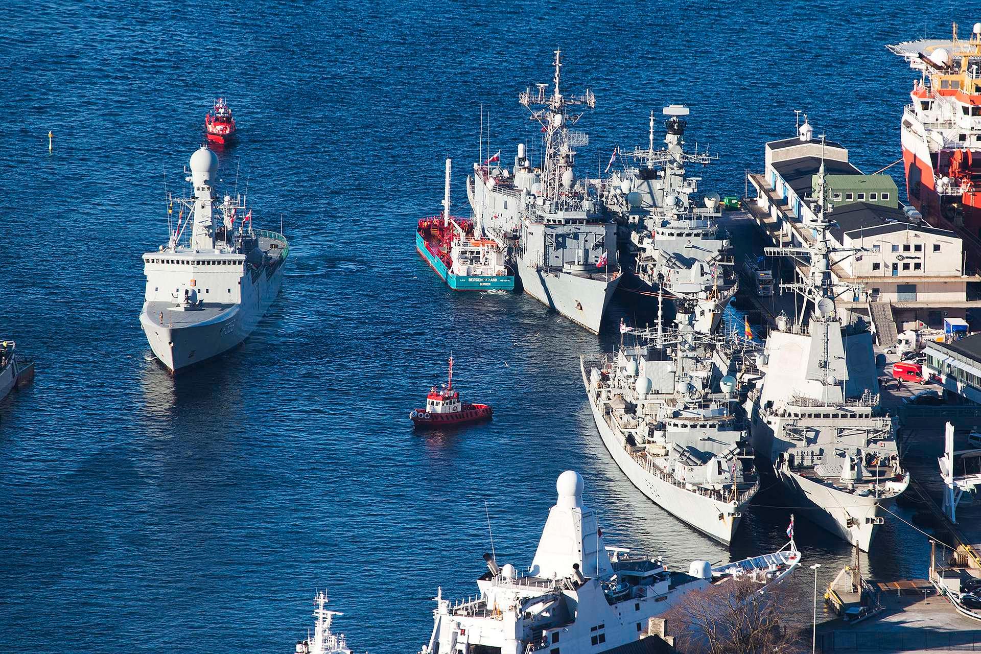 Natos stående maritime styrke 1 (SNMG1), til kai i Bergen før de seiler ut for og delta i vinterøvelsen Cold Response 2016 