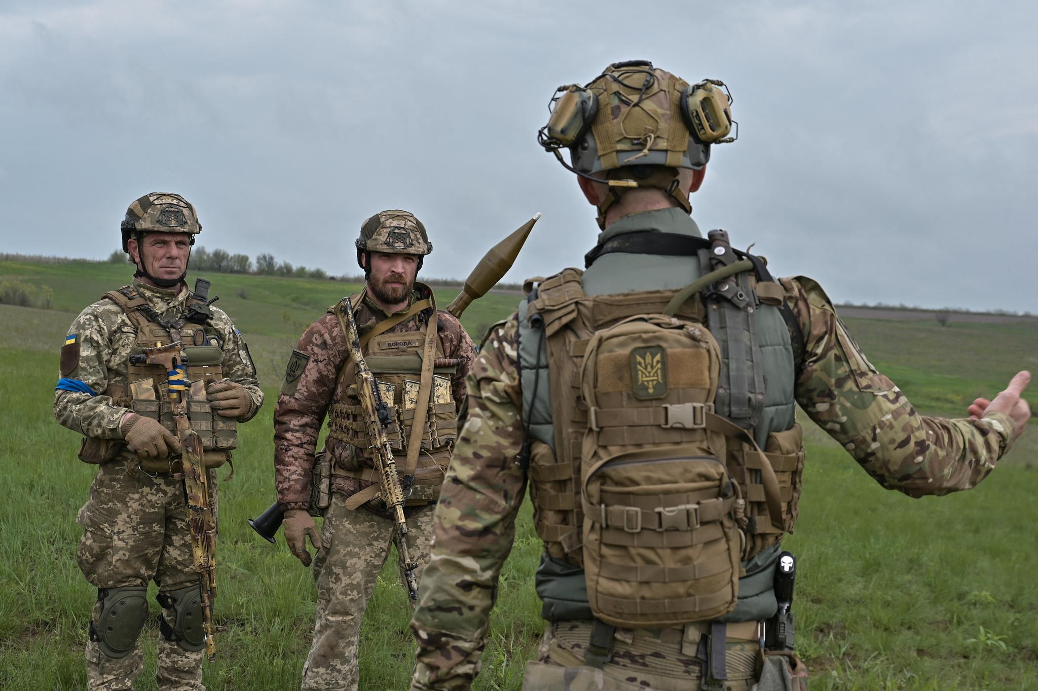 Ukrainske soldater deltok på en øvelse i Zaphorizjzja-regionen fredag.