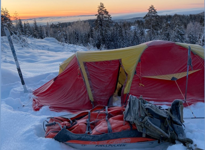 Eirik Frogner (23) sov de aller fleste nettene i telt under den lange skituren.