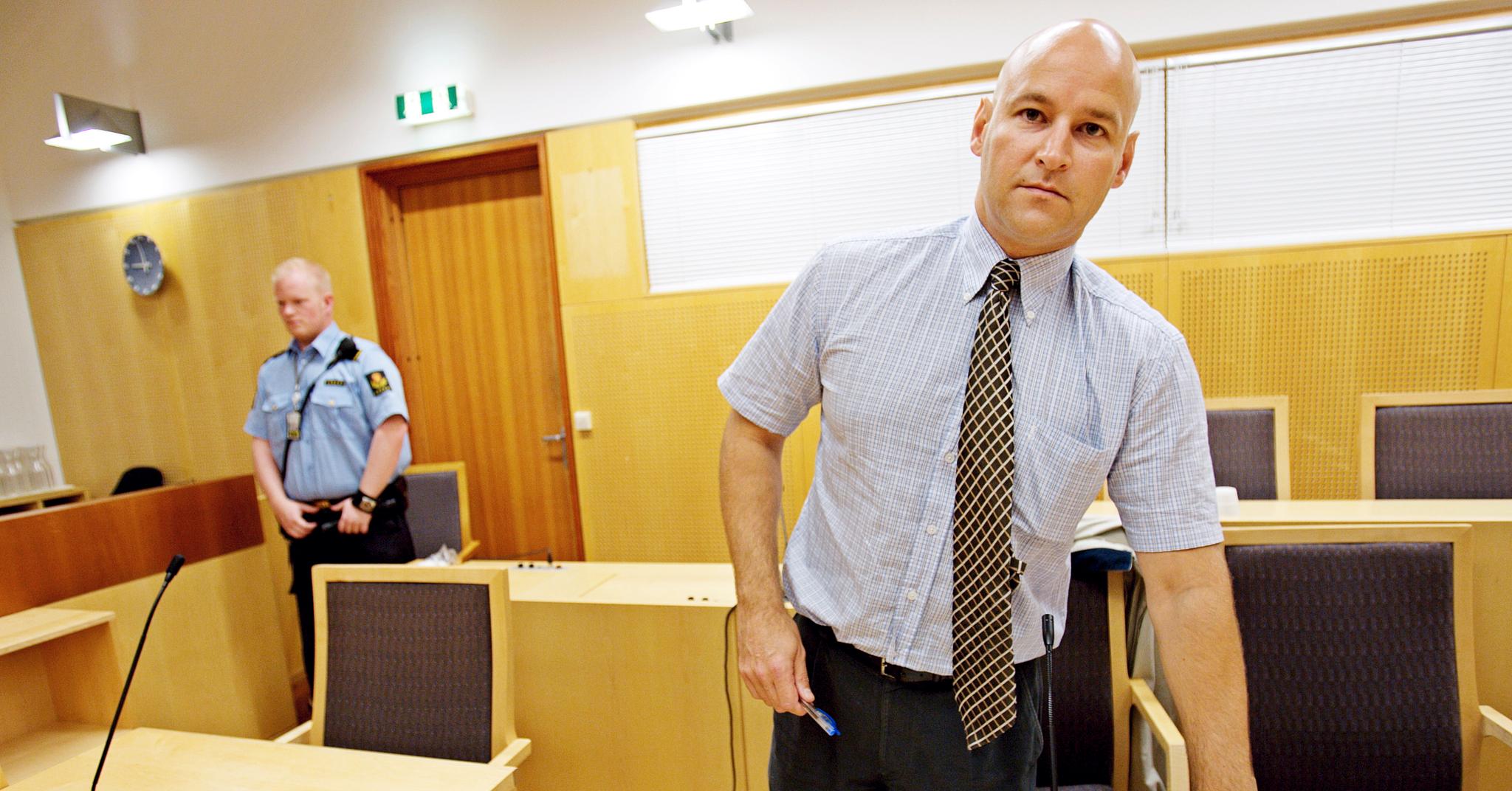  – Alle saker som Eirik Jensen har arbeidet med, må ettergås. Politiet må selv undersøke disse sakene, sier advokat Vidar Lind Iversen. Han stiller spørsmål om en sentral politimann som er dømt for korrupsjon og kriminalitet i seg selv kan gi grunnlag for gjenopptagelse.  