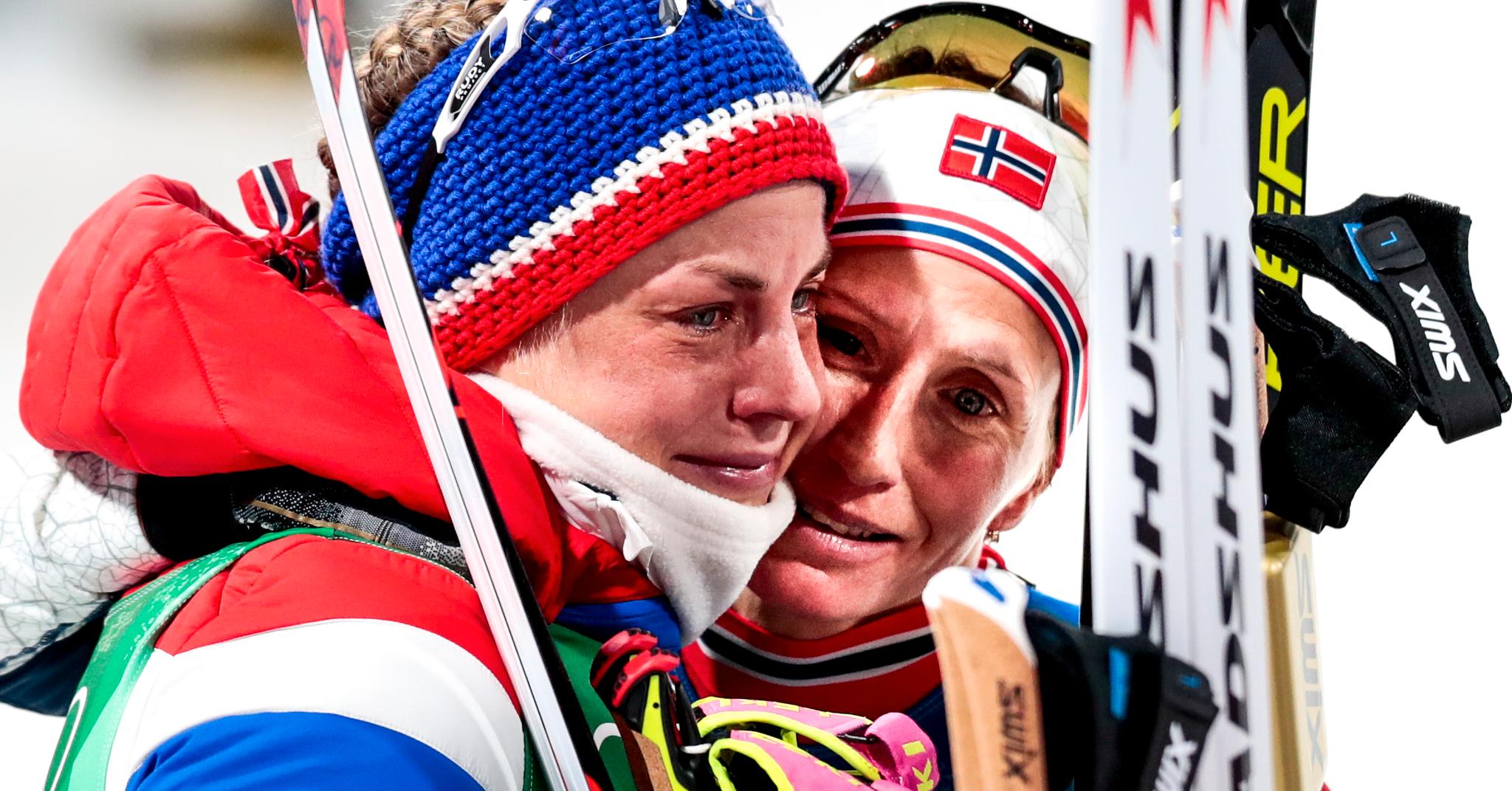 Astrid Uhrenholdt Jacobsen sprakk på annenetappen under Pyeongchang-OL i 2018. Marit Bjørgen og resten av lagvenninnene berget gullet.